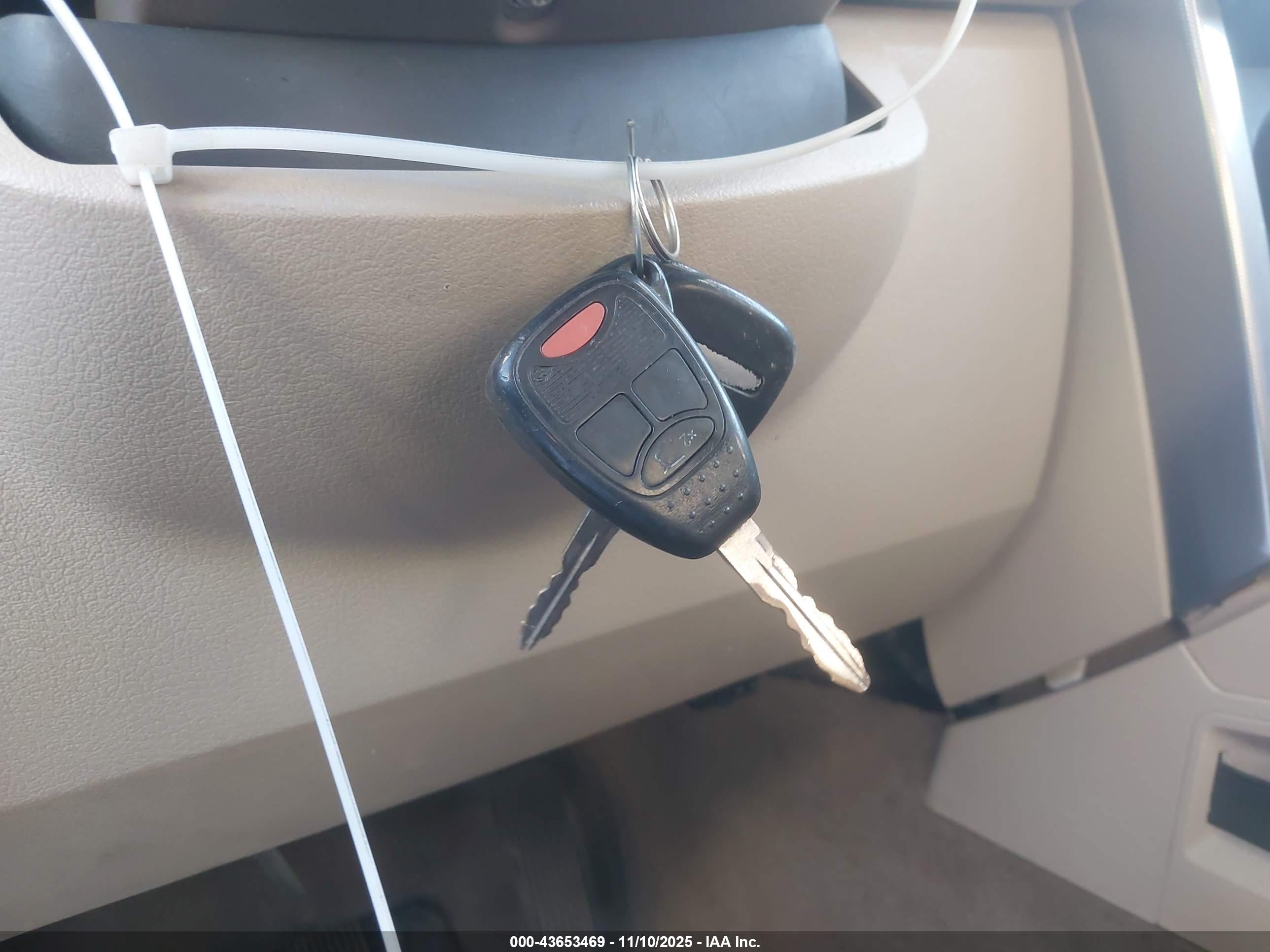 JEEP LIBERTY image 11