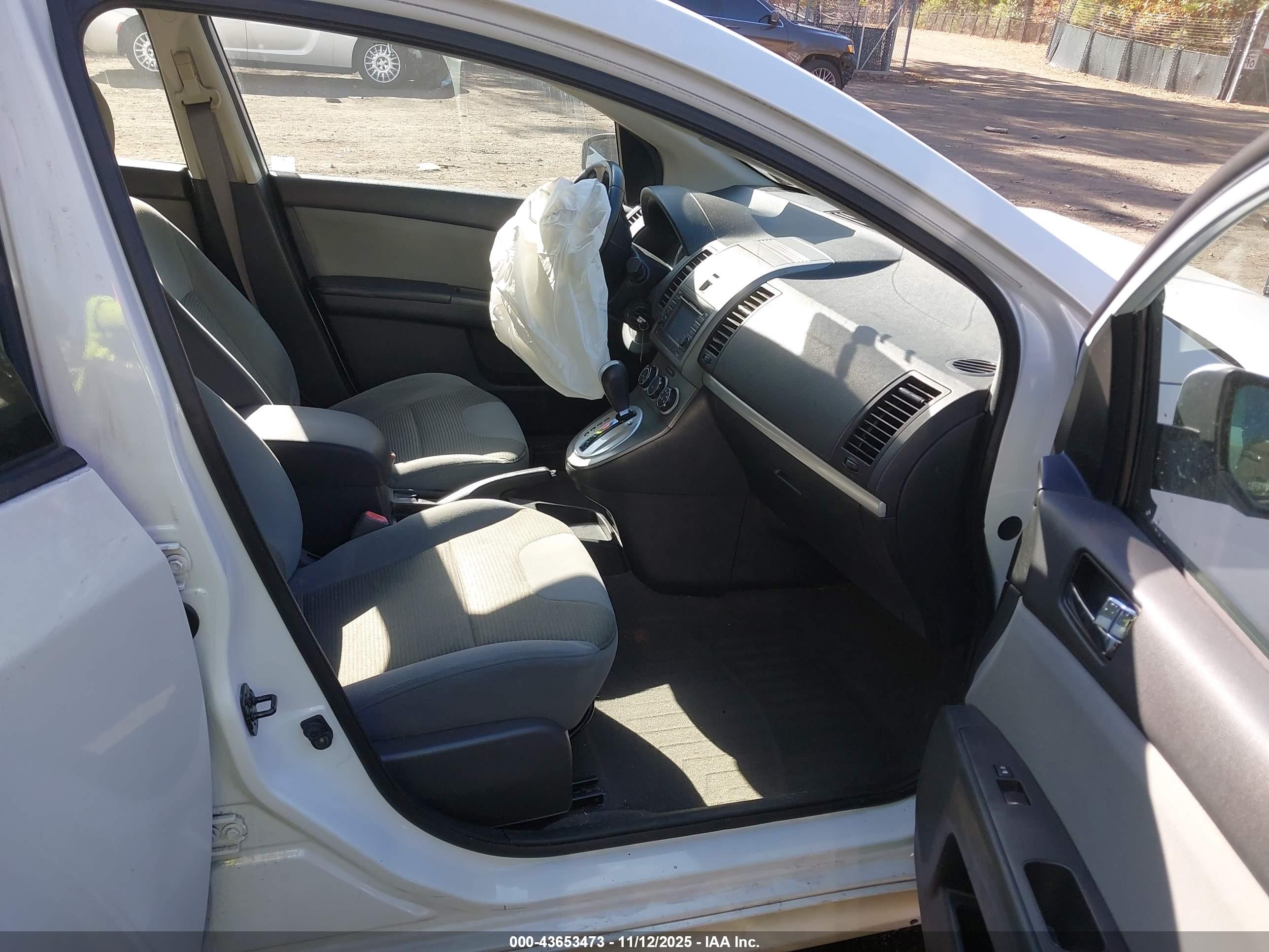 NISSAN SENTRA image 5