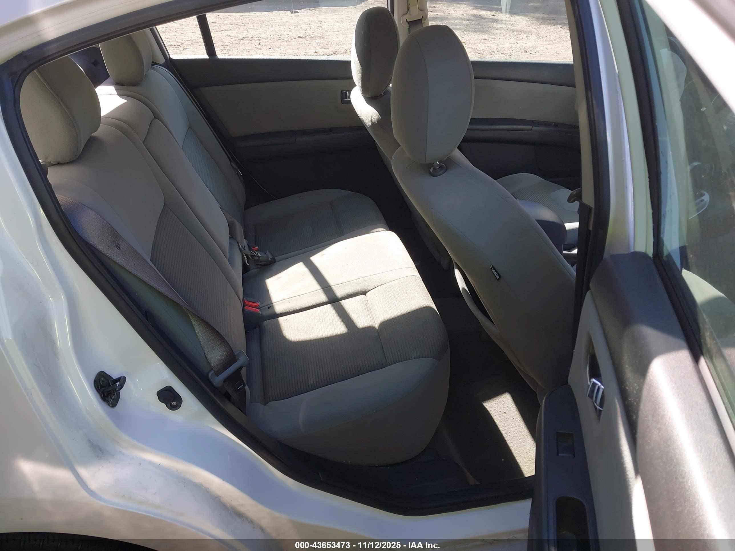 NISSAN SENTRA image 8