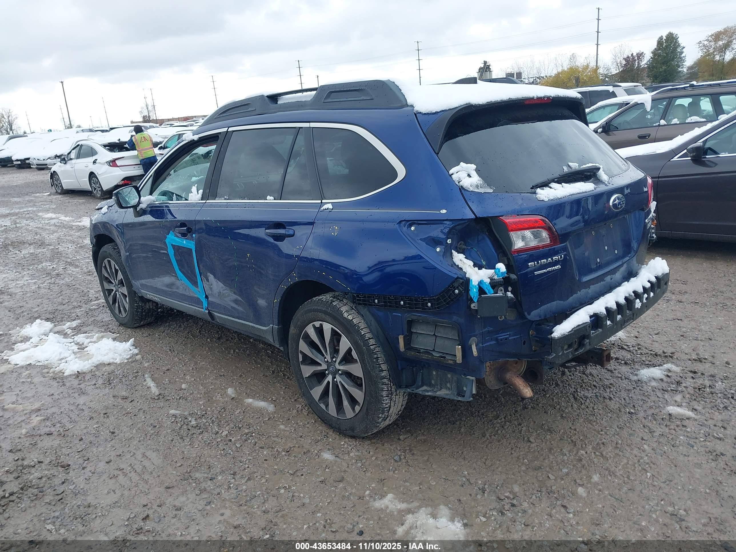 SUBARU OUTBACK image 3