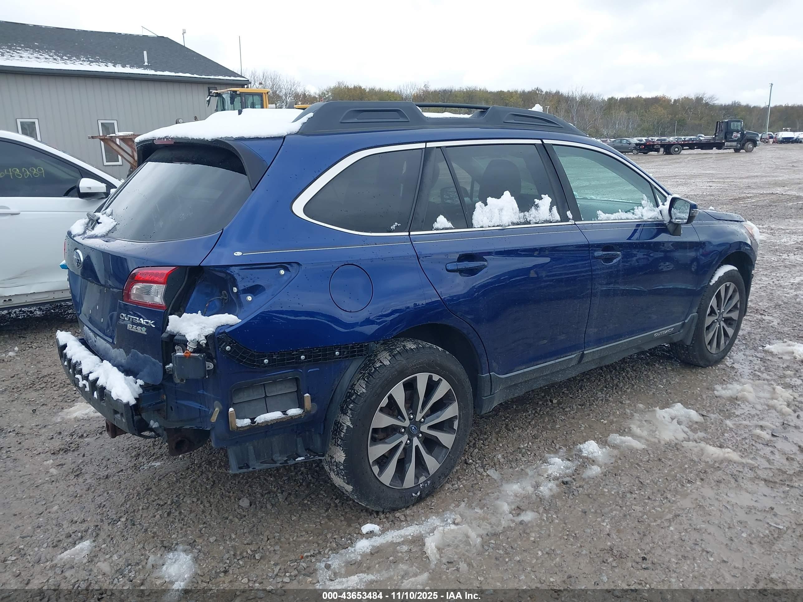 SUBARU OUTBACK image 4
