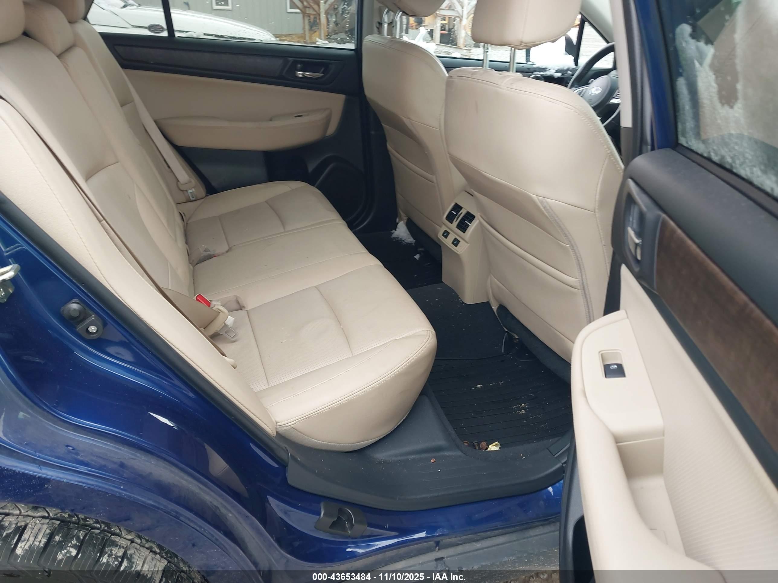 SUBARU OUTBACK image 8