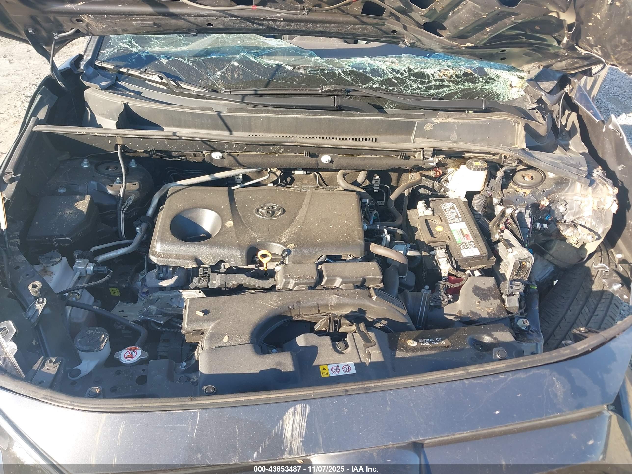 TOYOTA RAV4 image 10