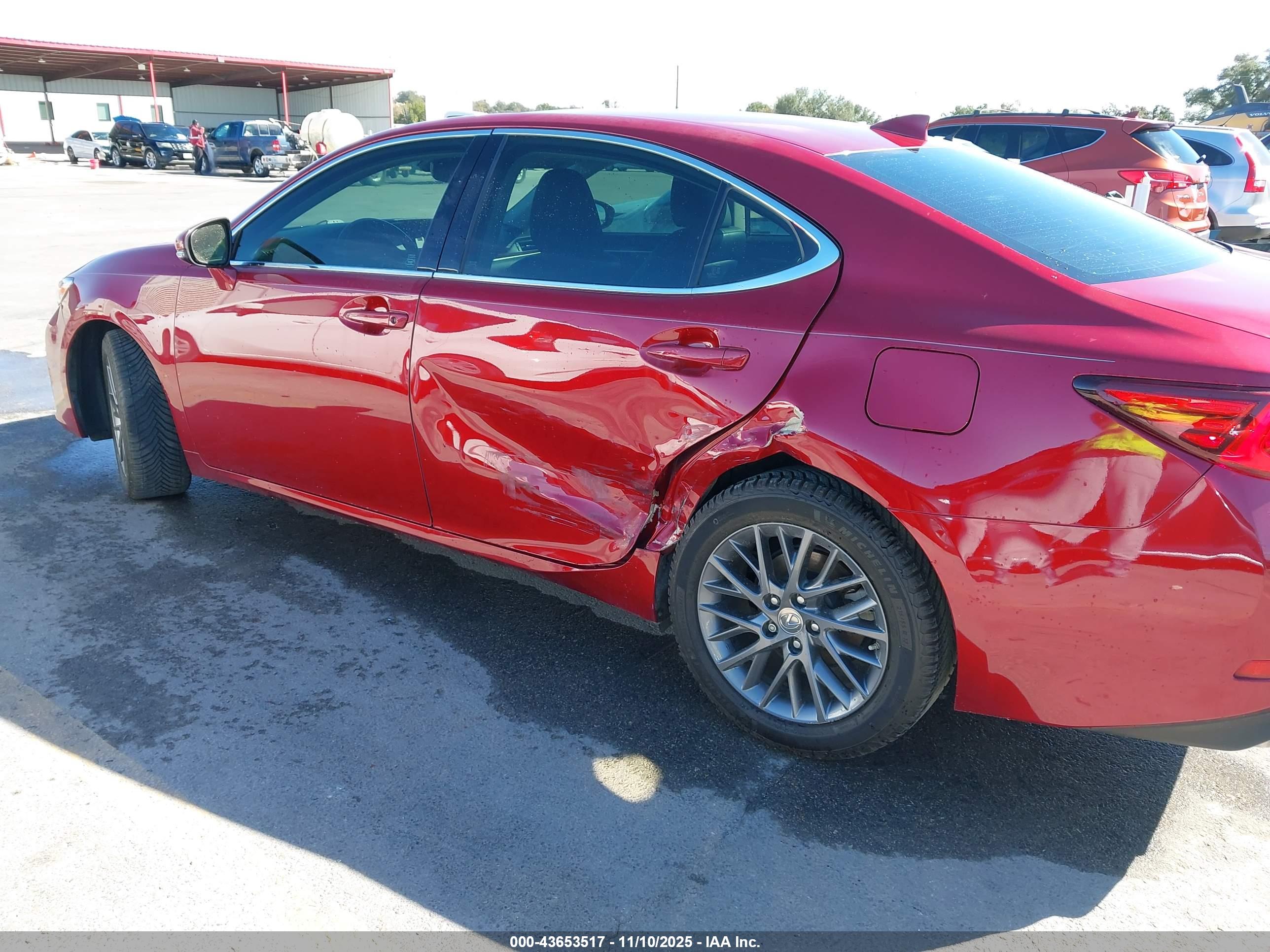 LEXUS ES image 6