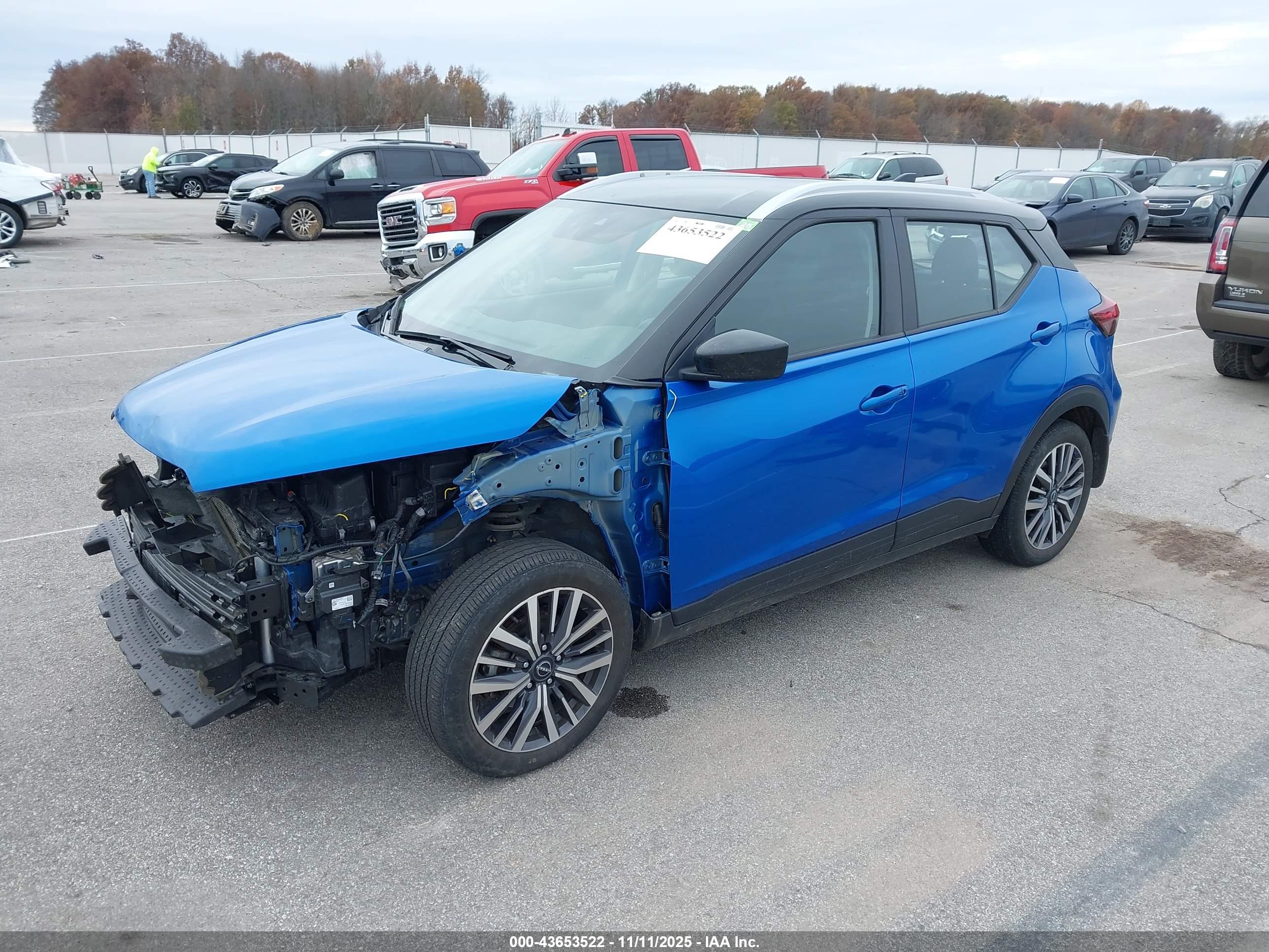 NISSAN KICKS image 2