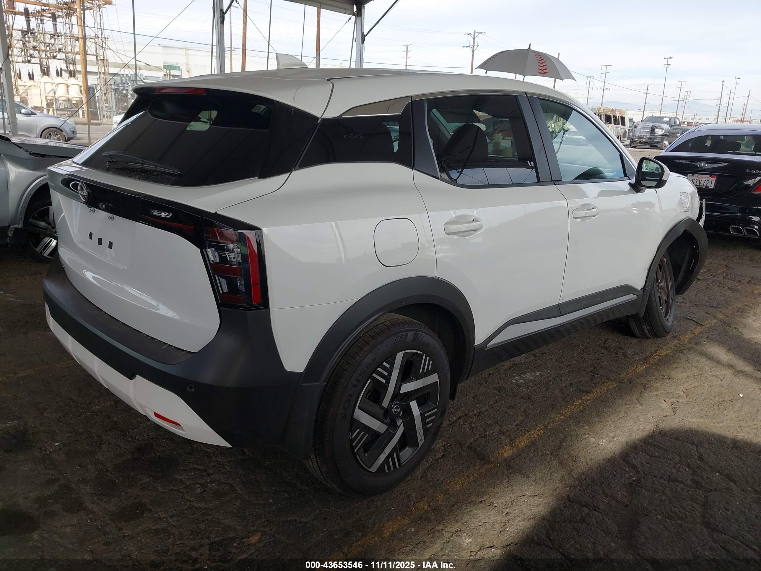NISSAN KICKS image 4