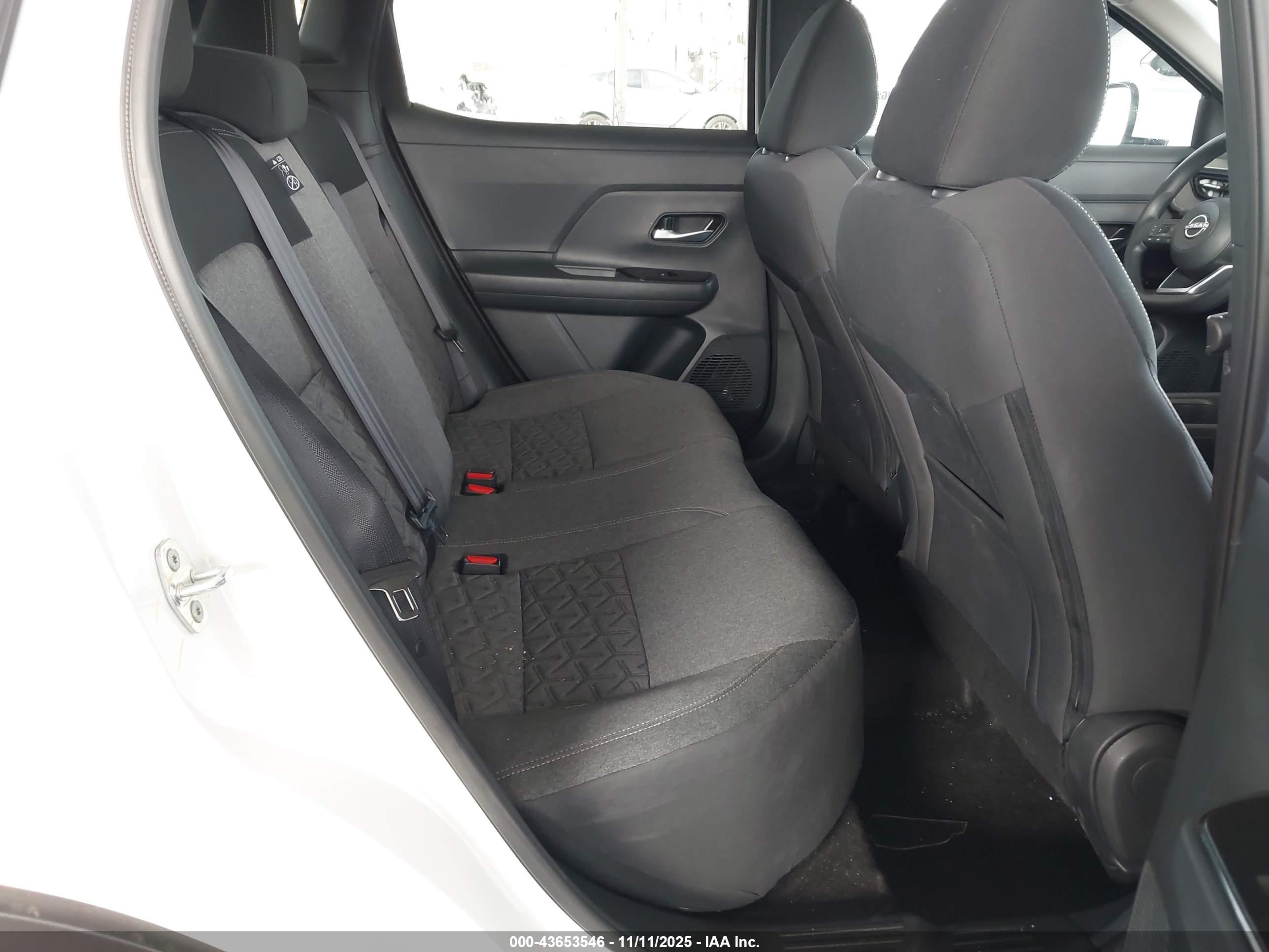 NISSAN KICKS image 8