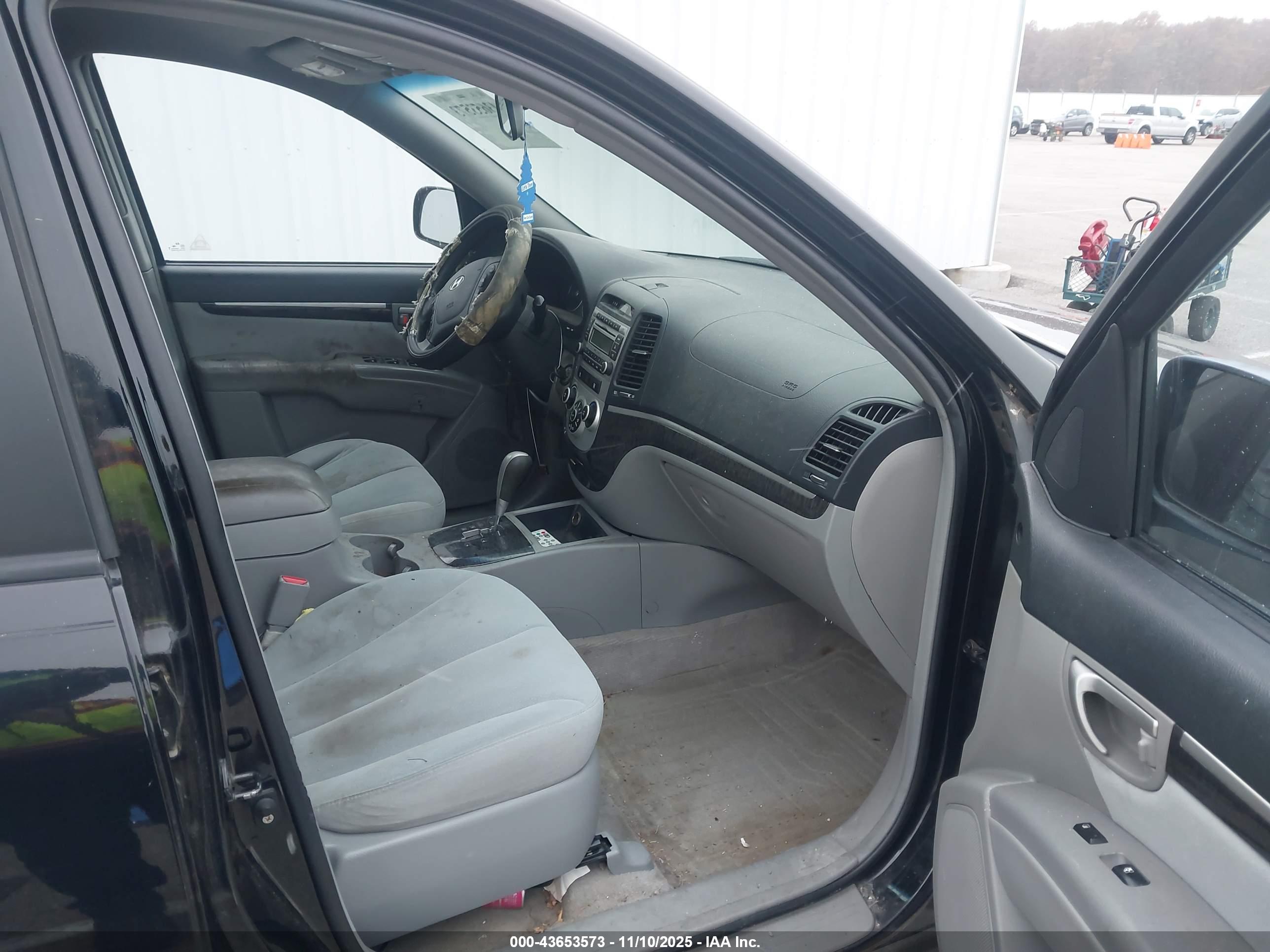 HYUNDAI SANTA image 5