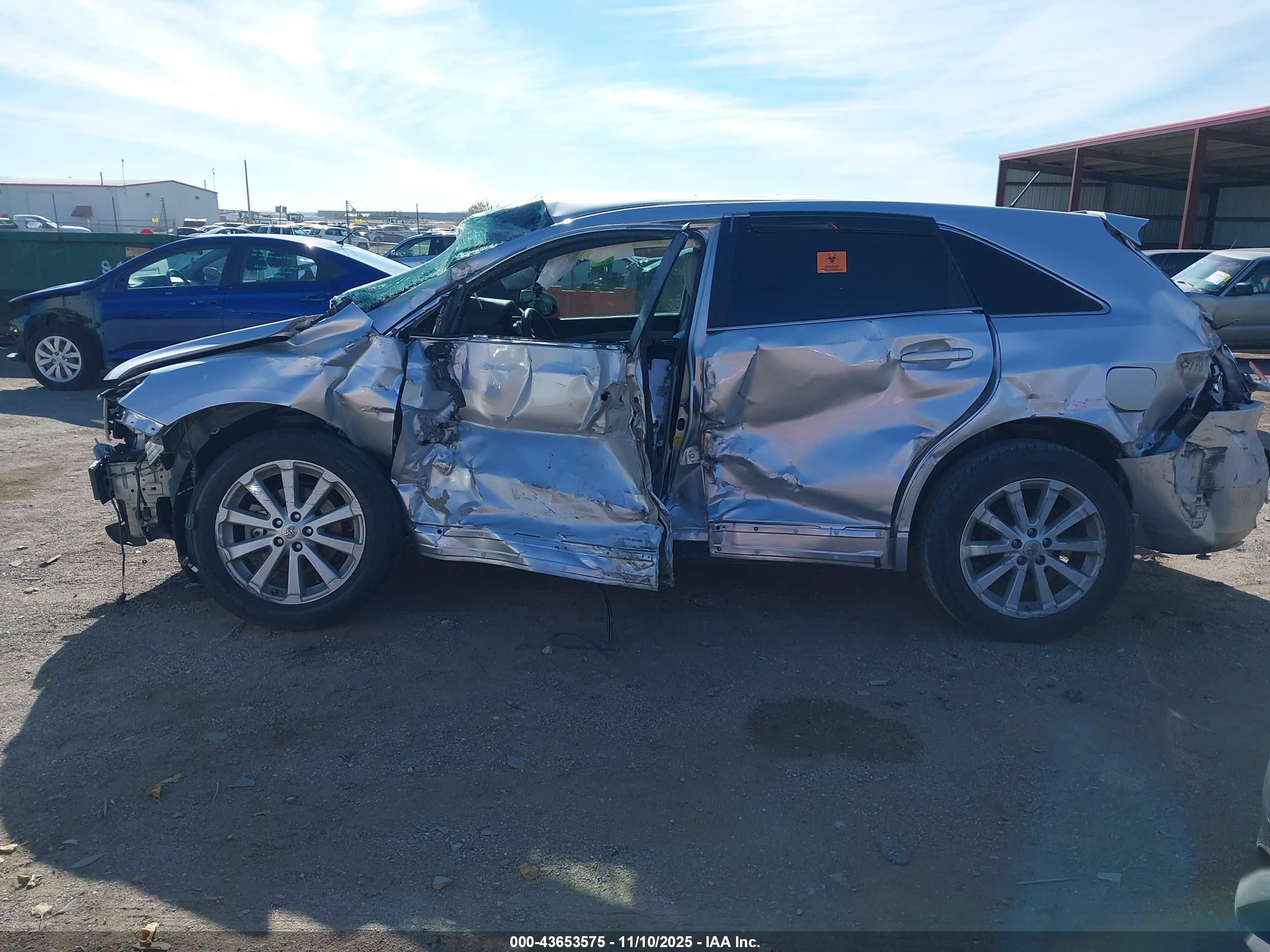 TOYOTA VENZA image 6