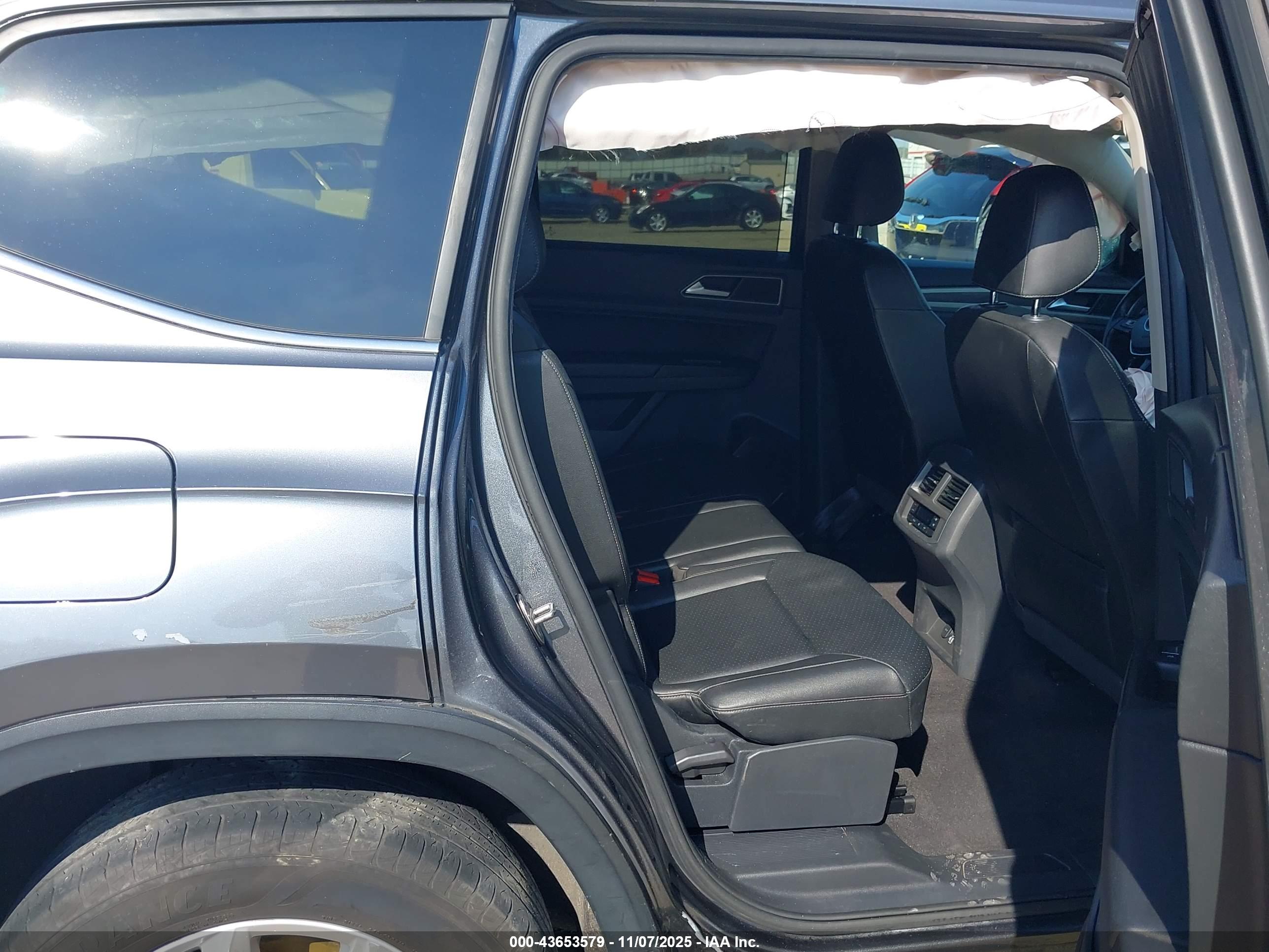 VOLKSWAGEN ATLAS image 8