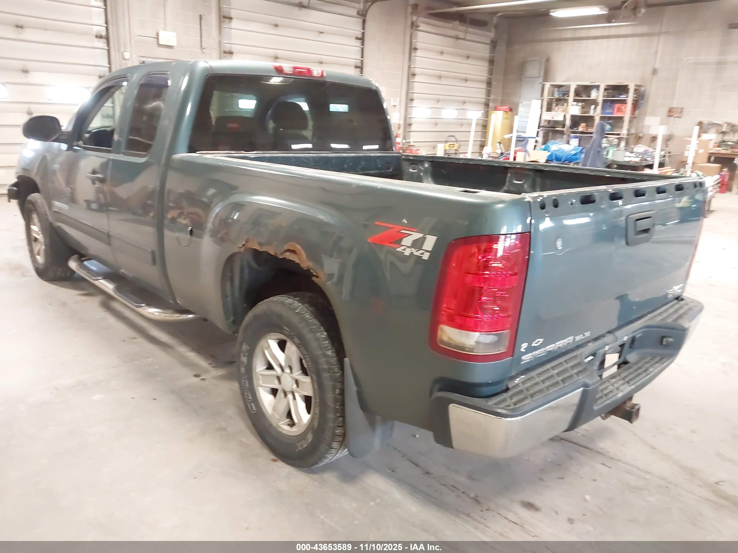 GMC SIERRA image 3
