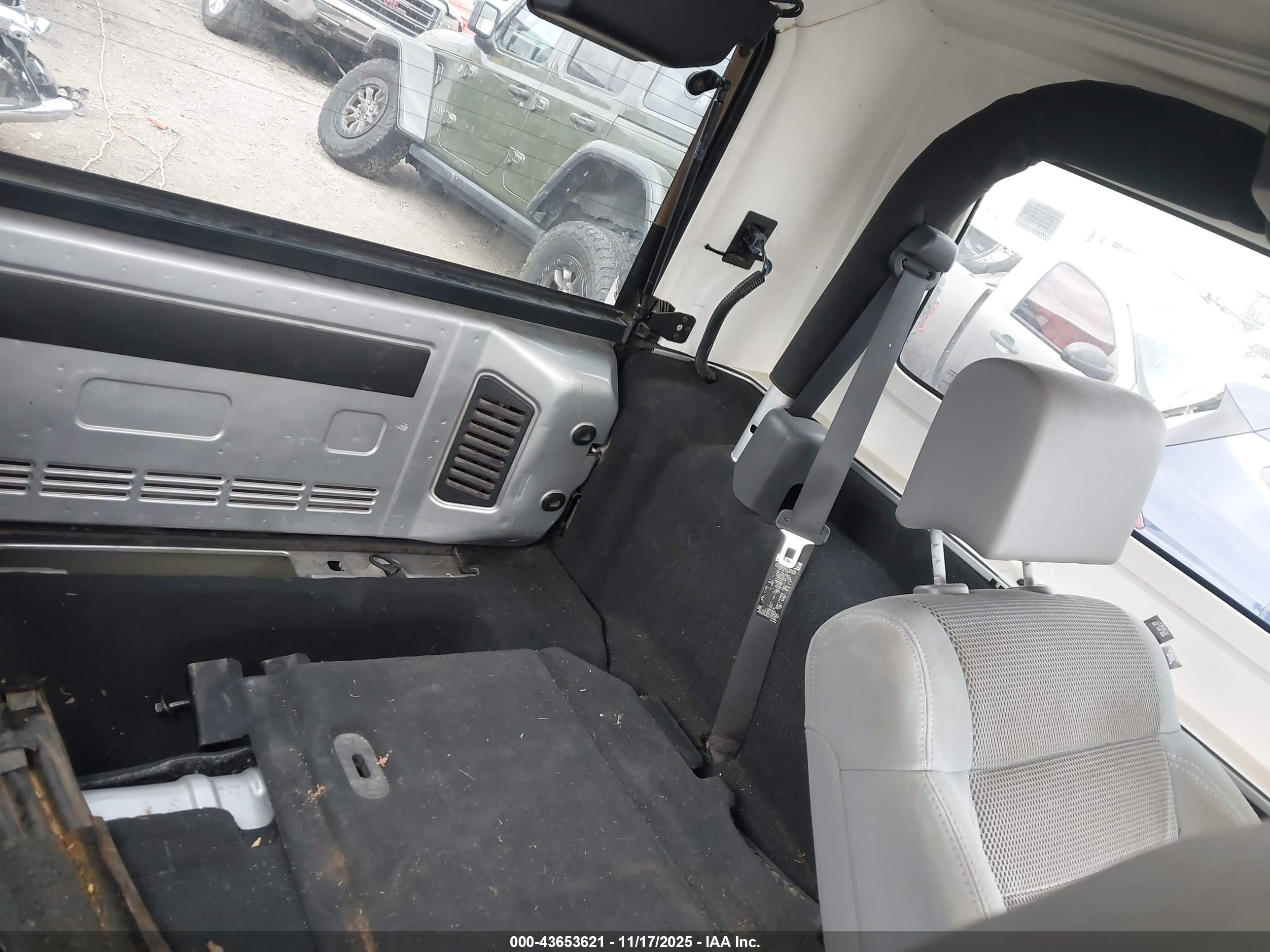 JEEP WRANGLER image 8