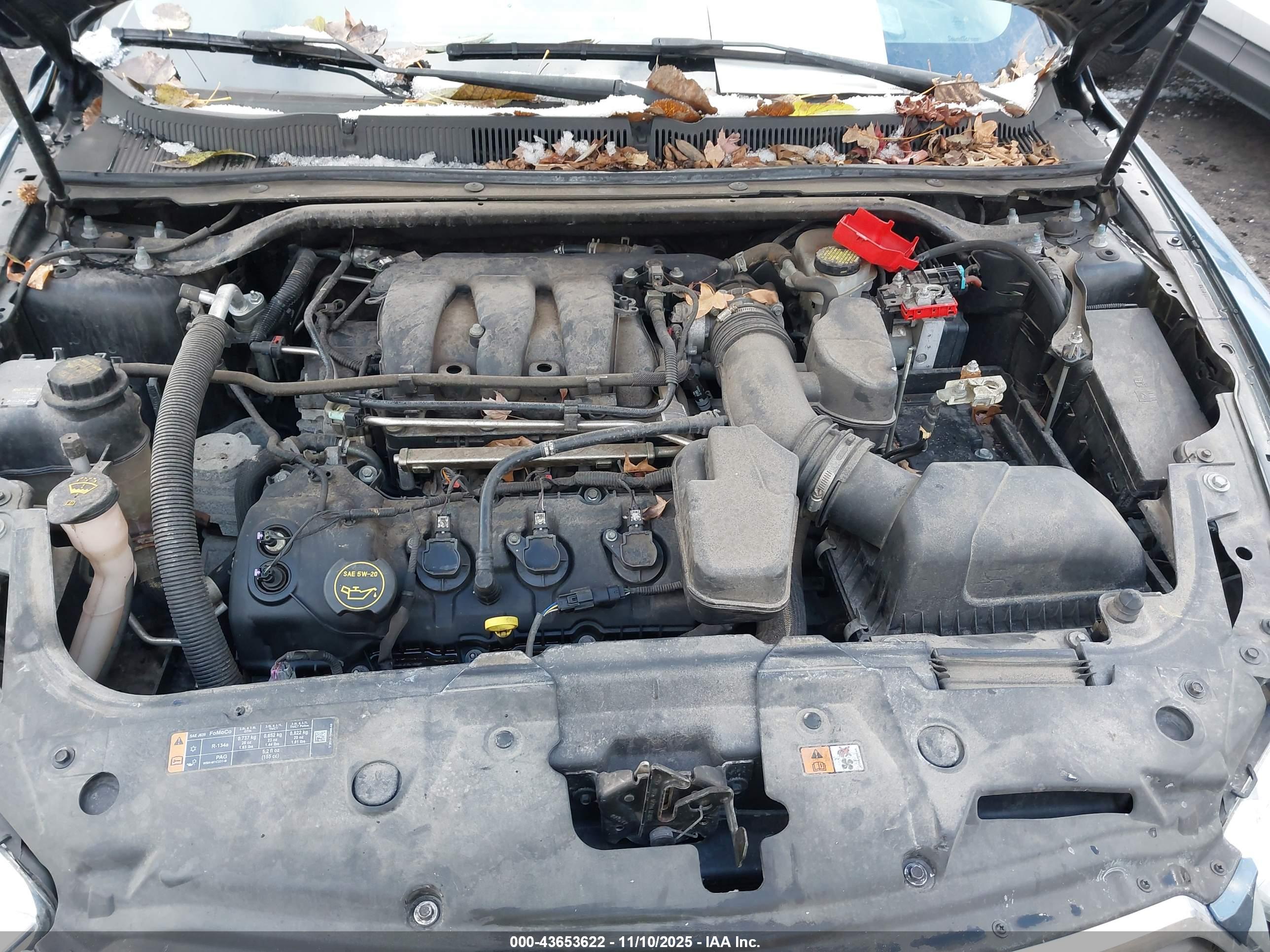 FORD TAURUS image 10