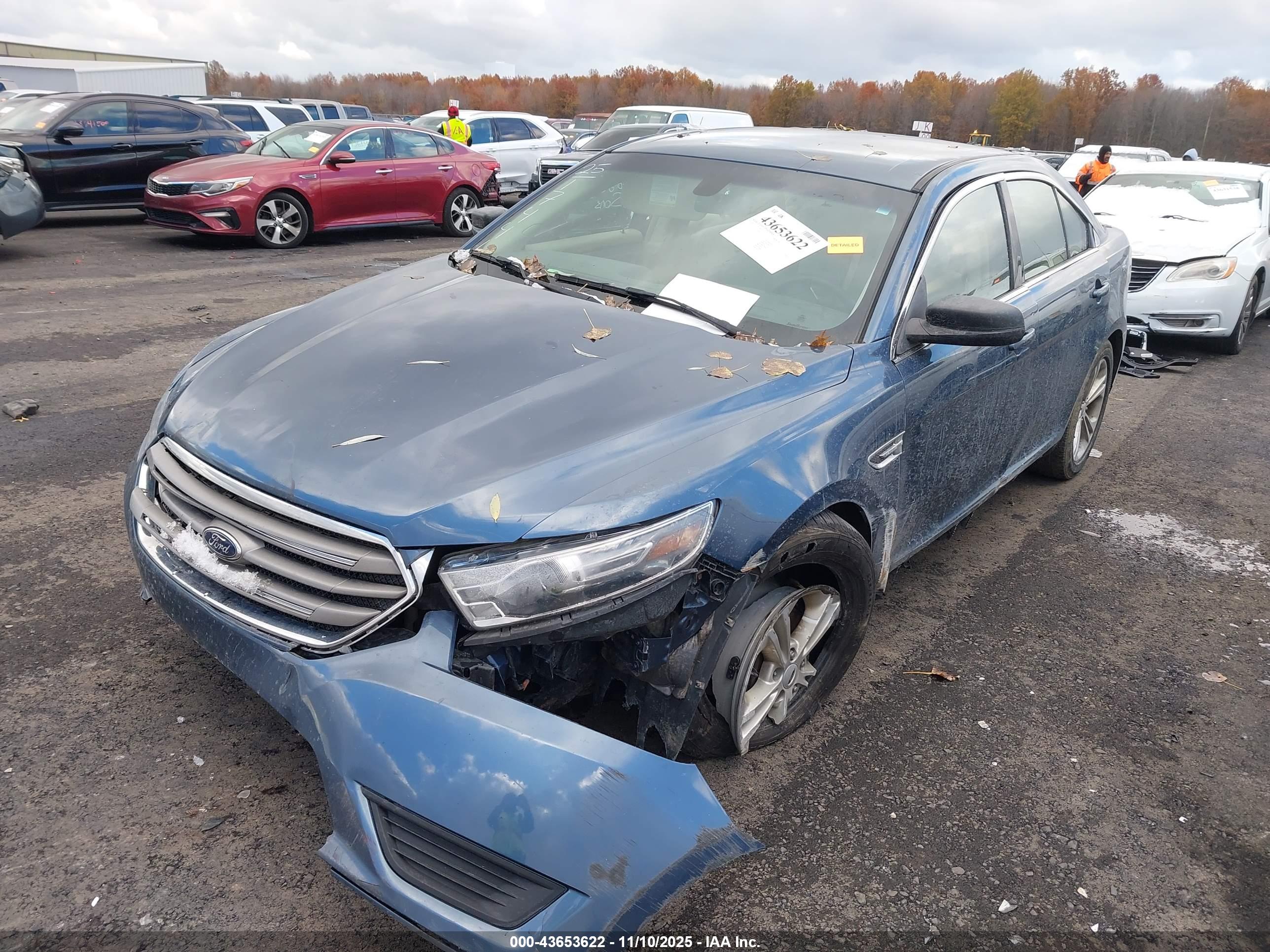 FORD TAURUS image 2