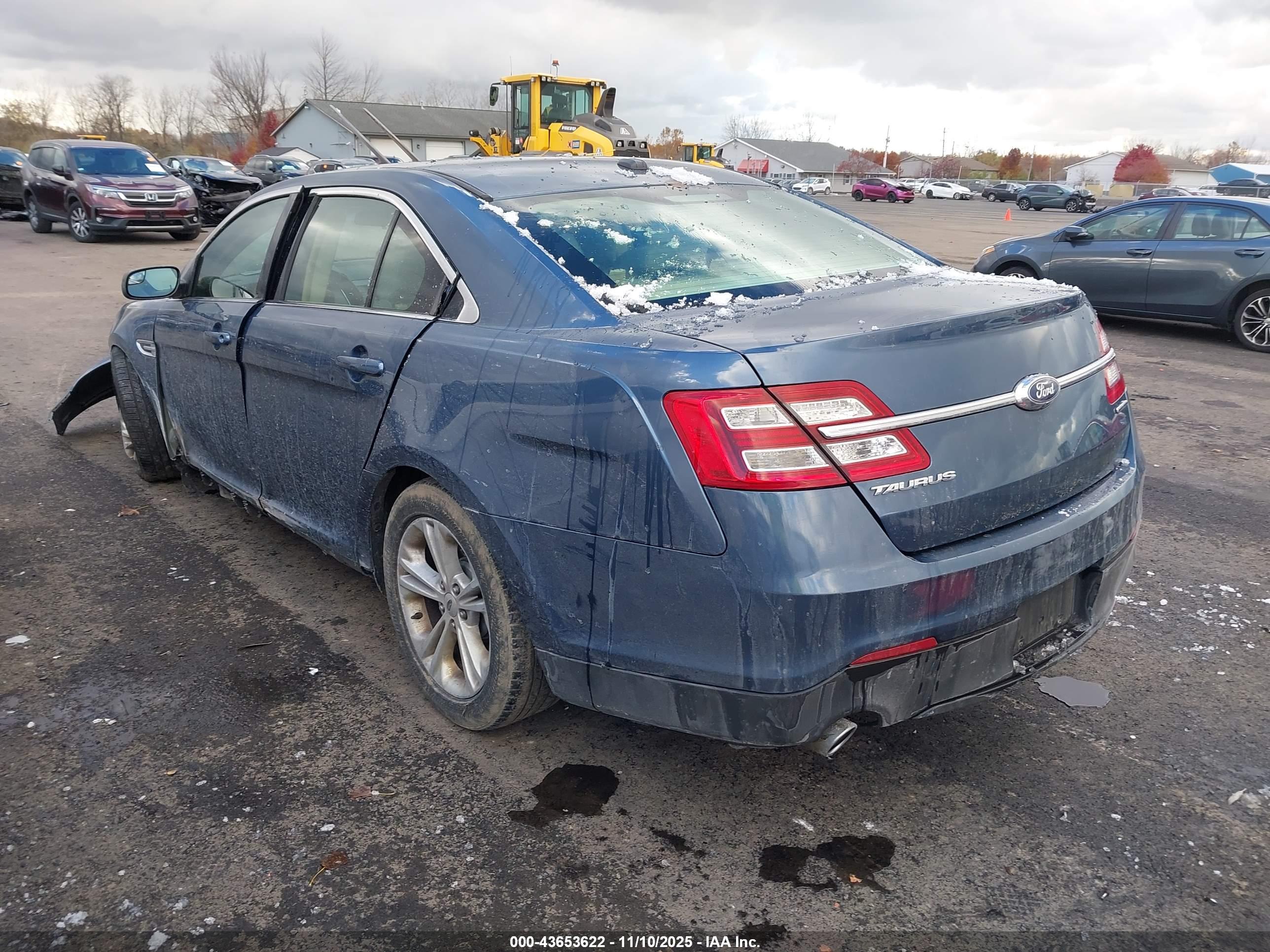 FORD TAURUS image 3