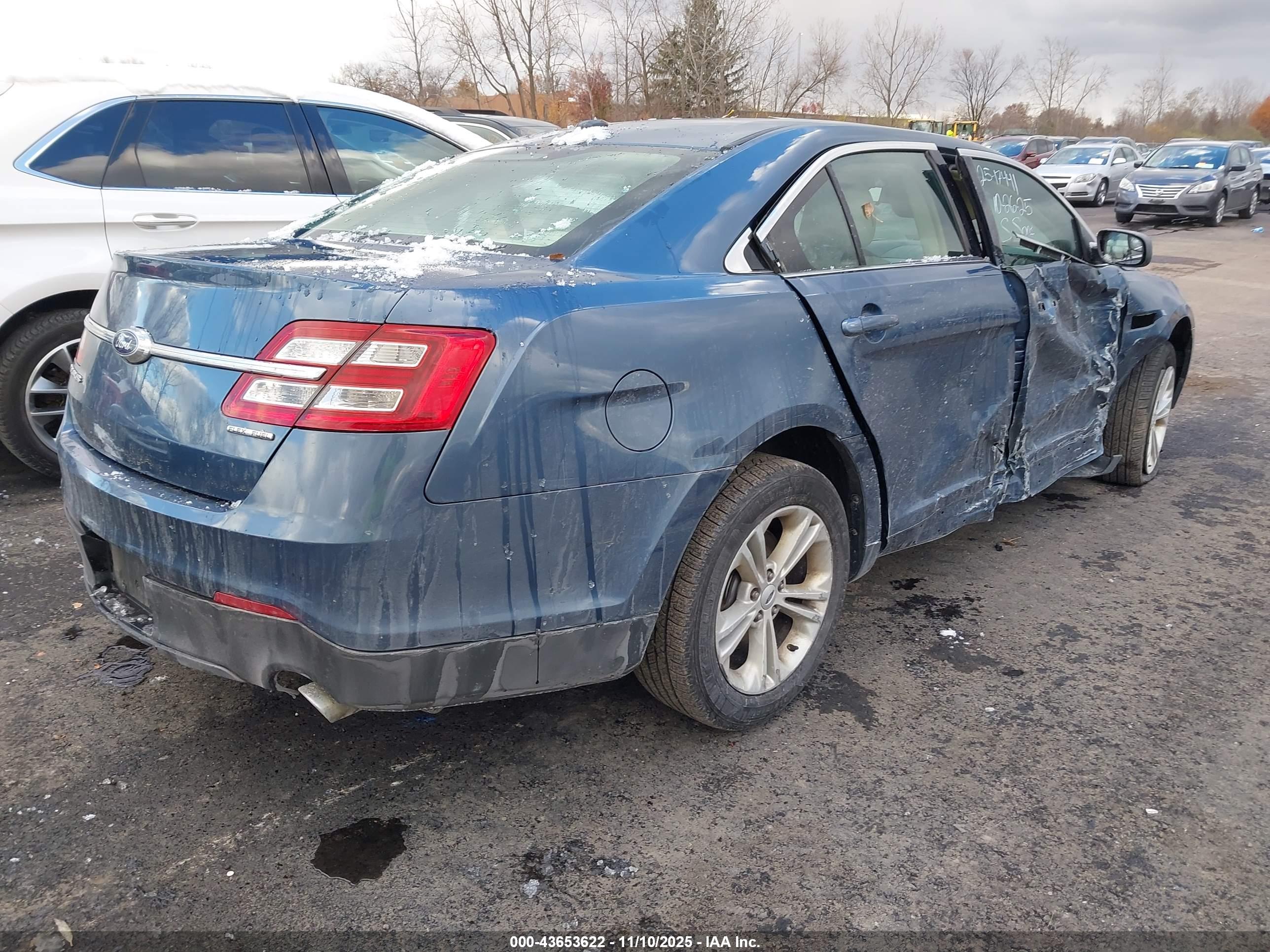 FORD TAURUS image 4