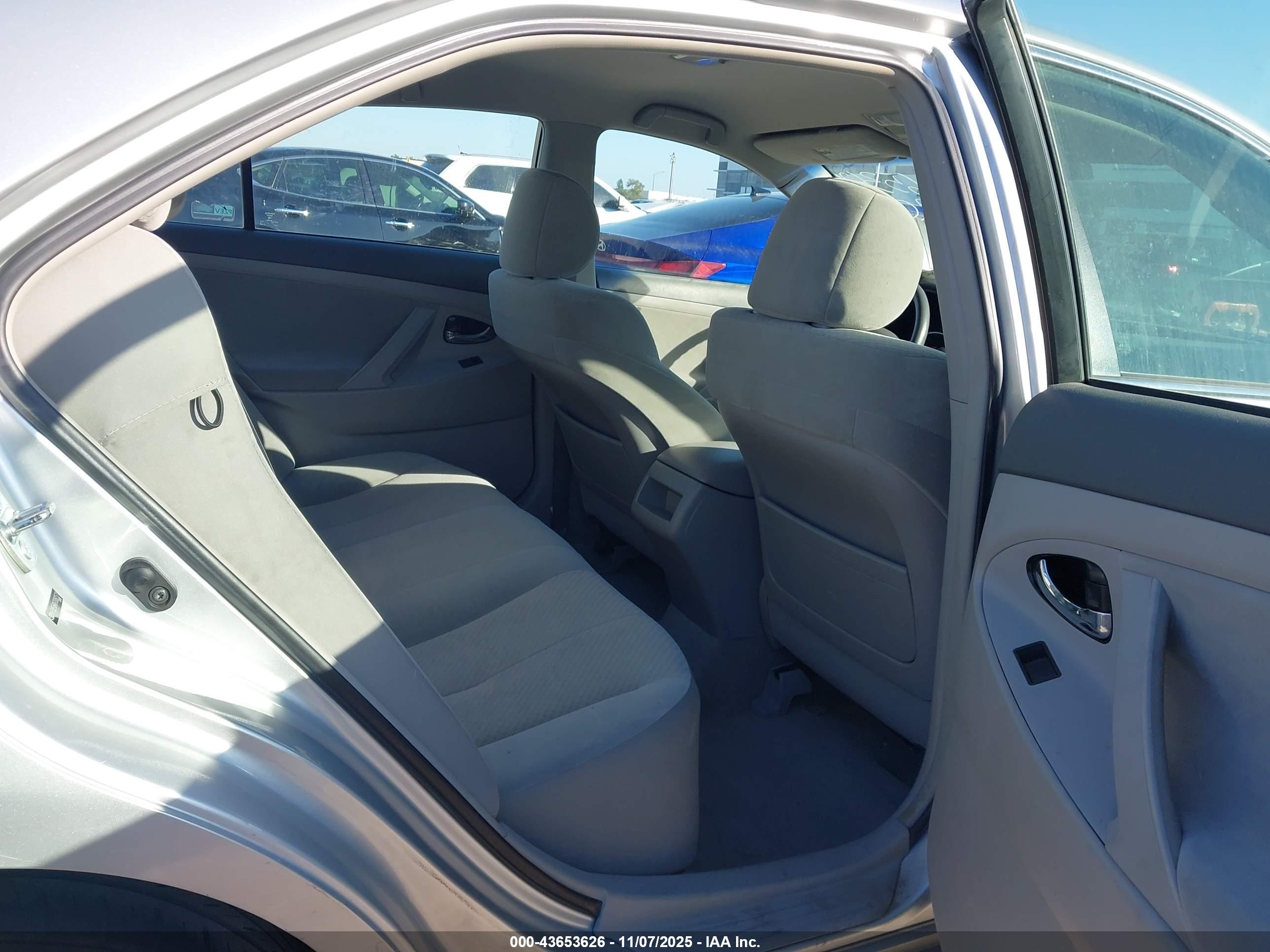 TOYOTA CAMRY image 8