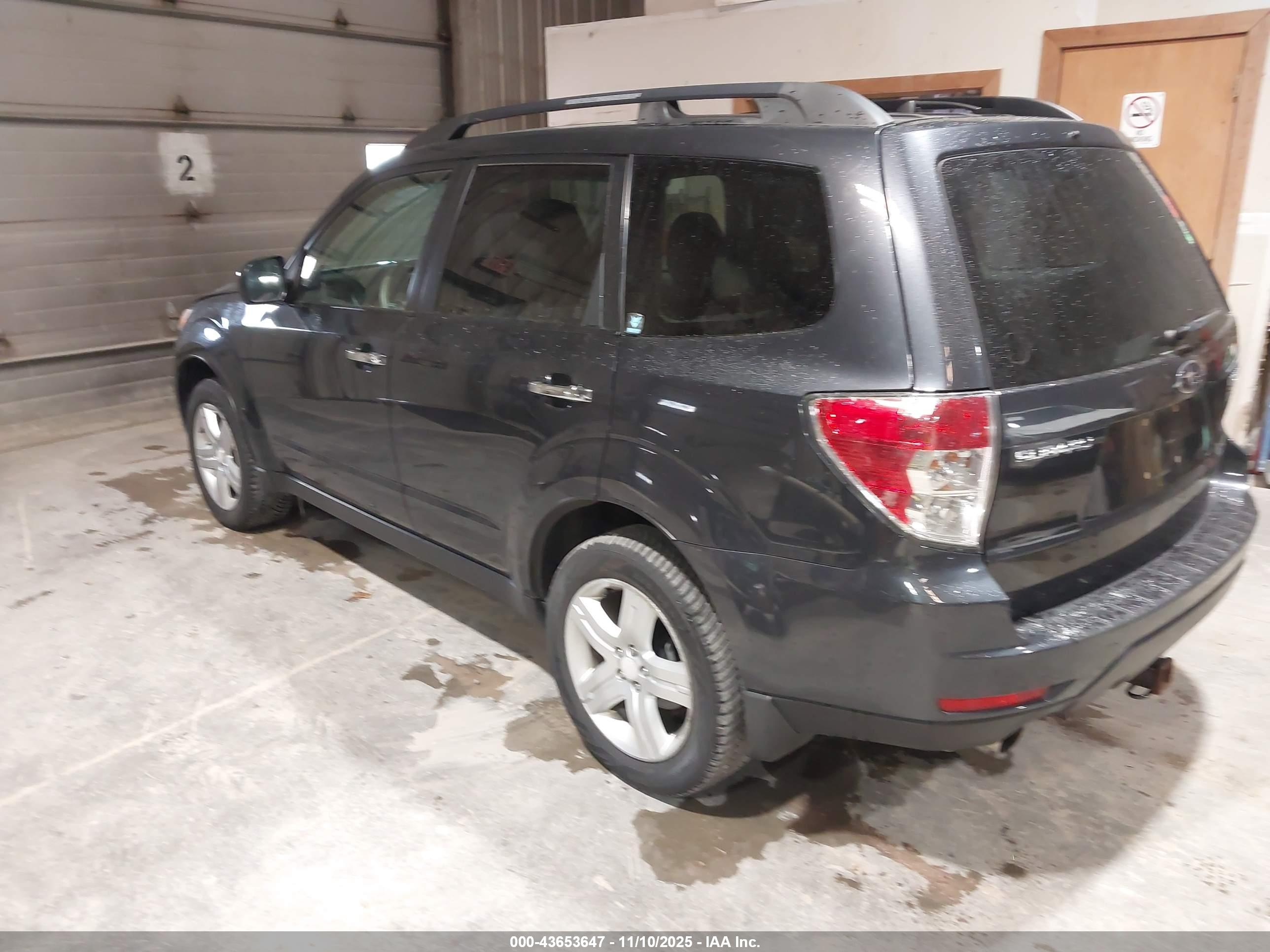 SUBARU FORESTER image 3