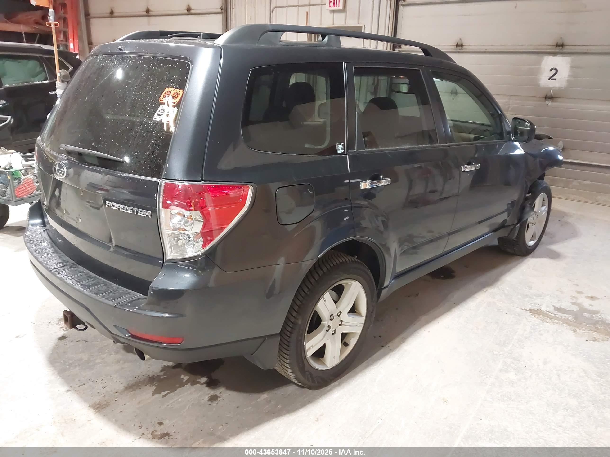 SUBARU FORESTER image 4