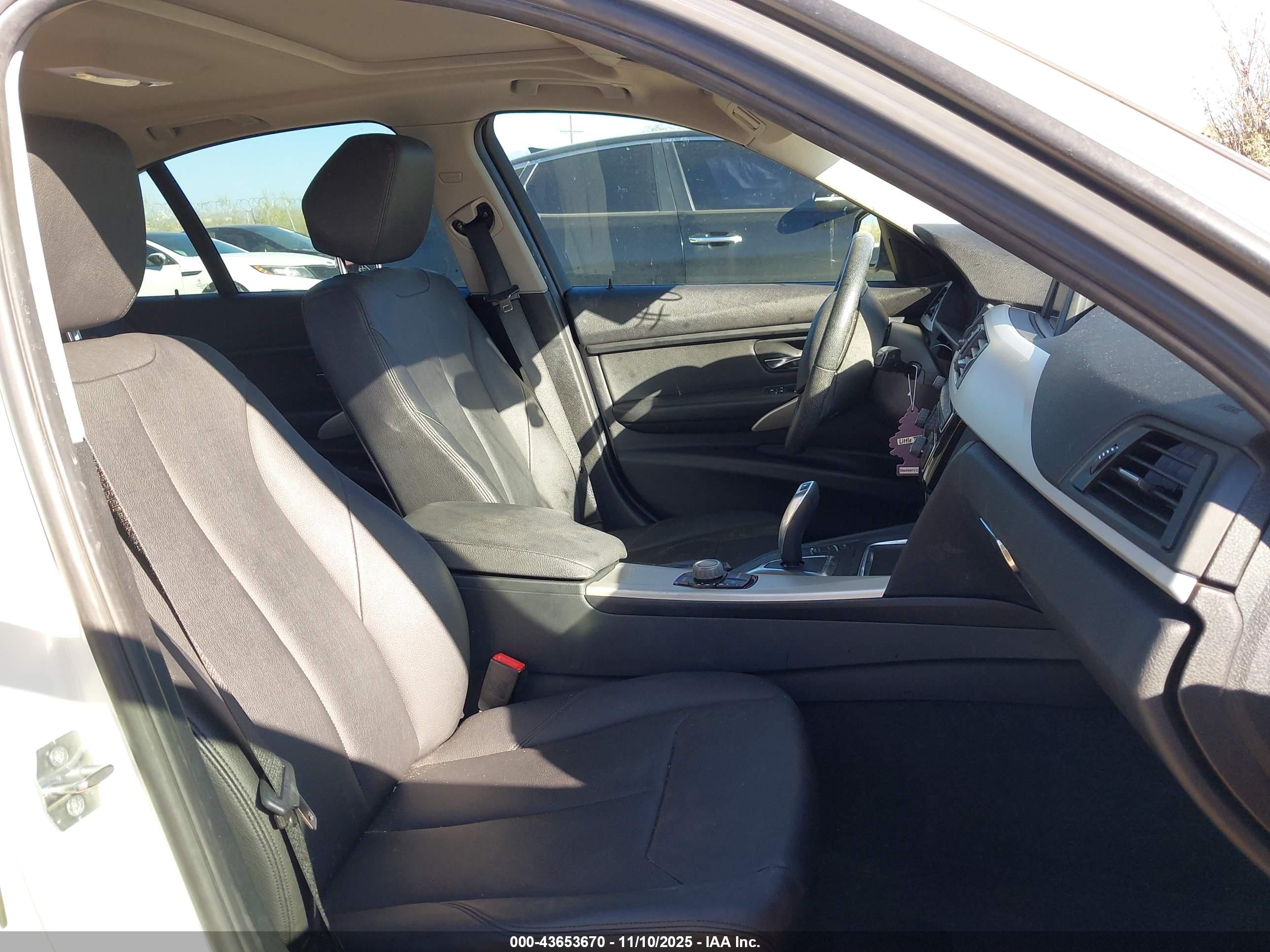 BMW 320I image 5