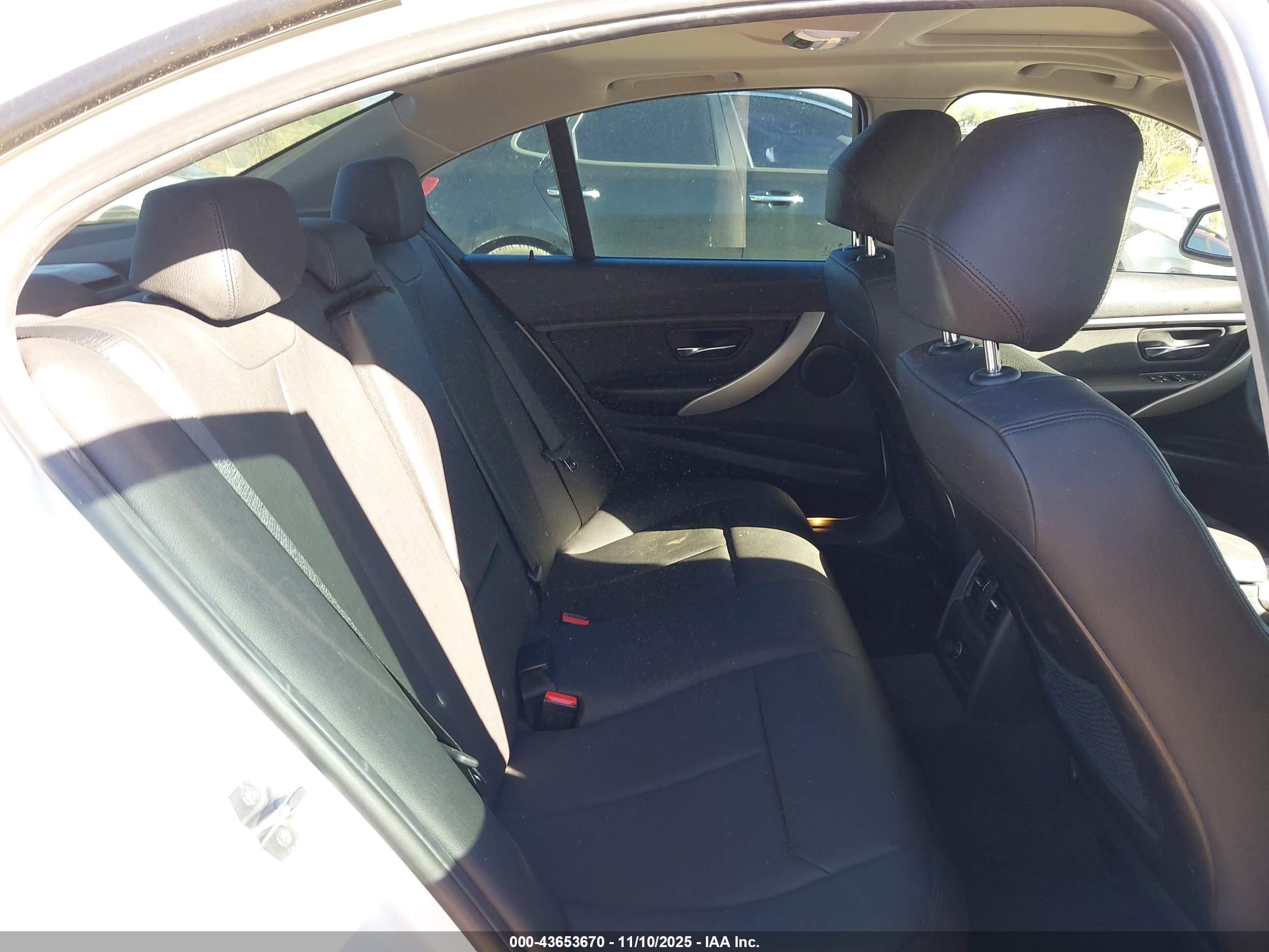 BMW 320I image 8