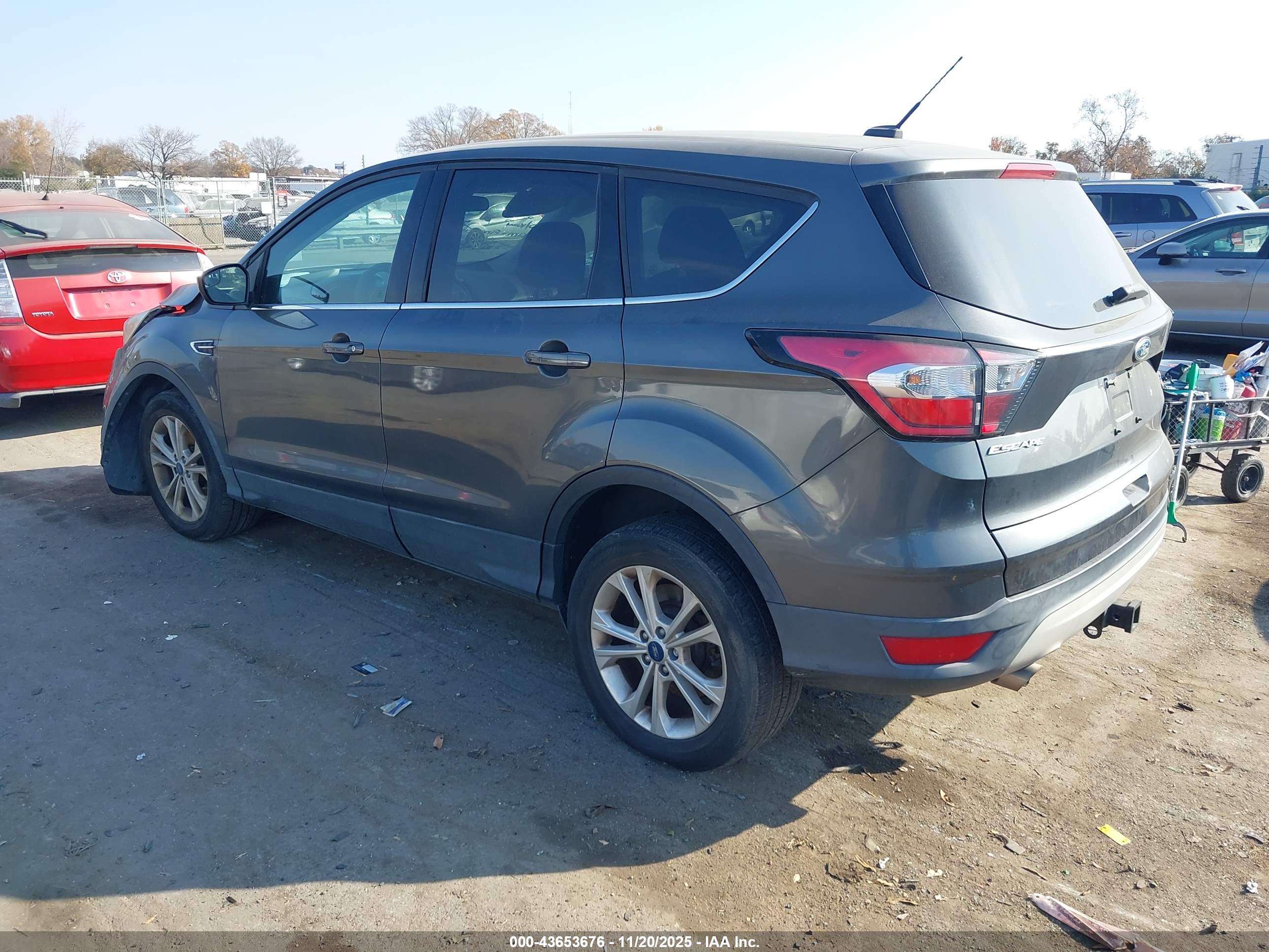 FORD ESCAPE image 3
