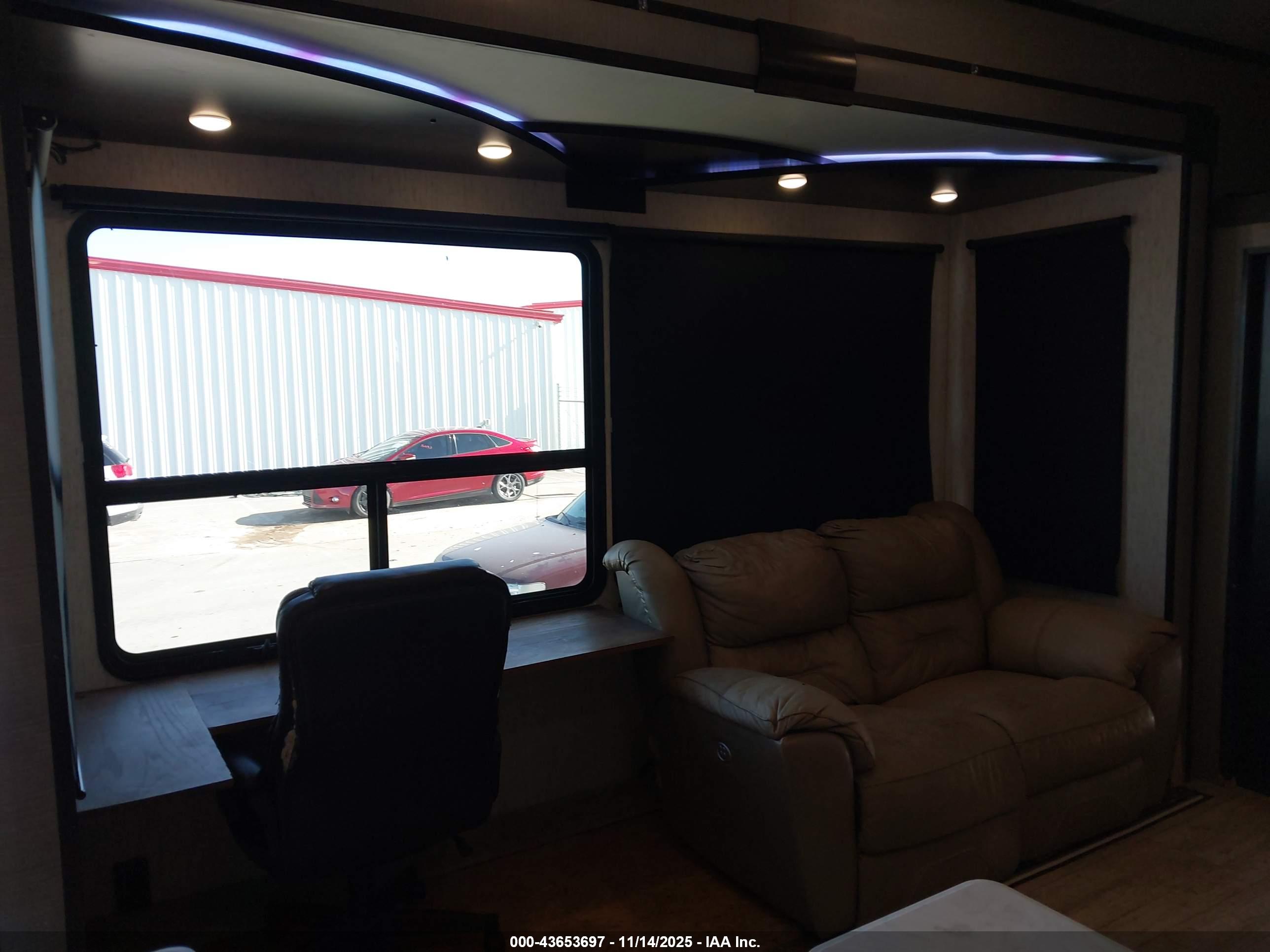 GRAND DESIGN image 8