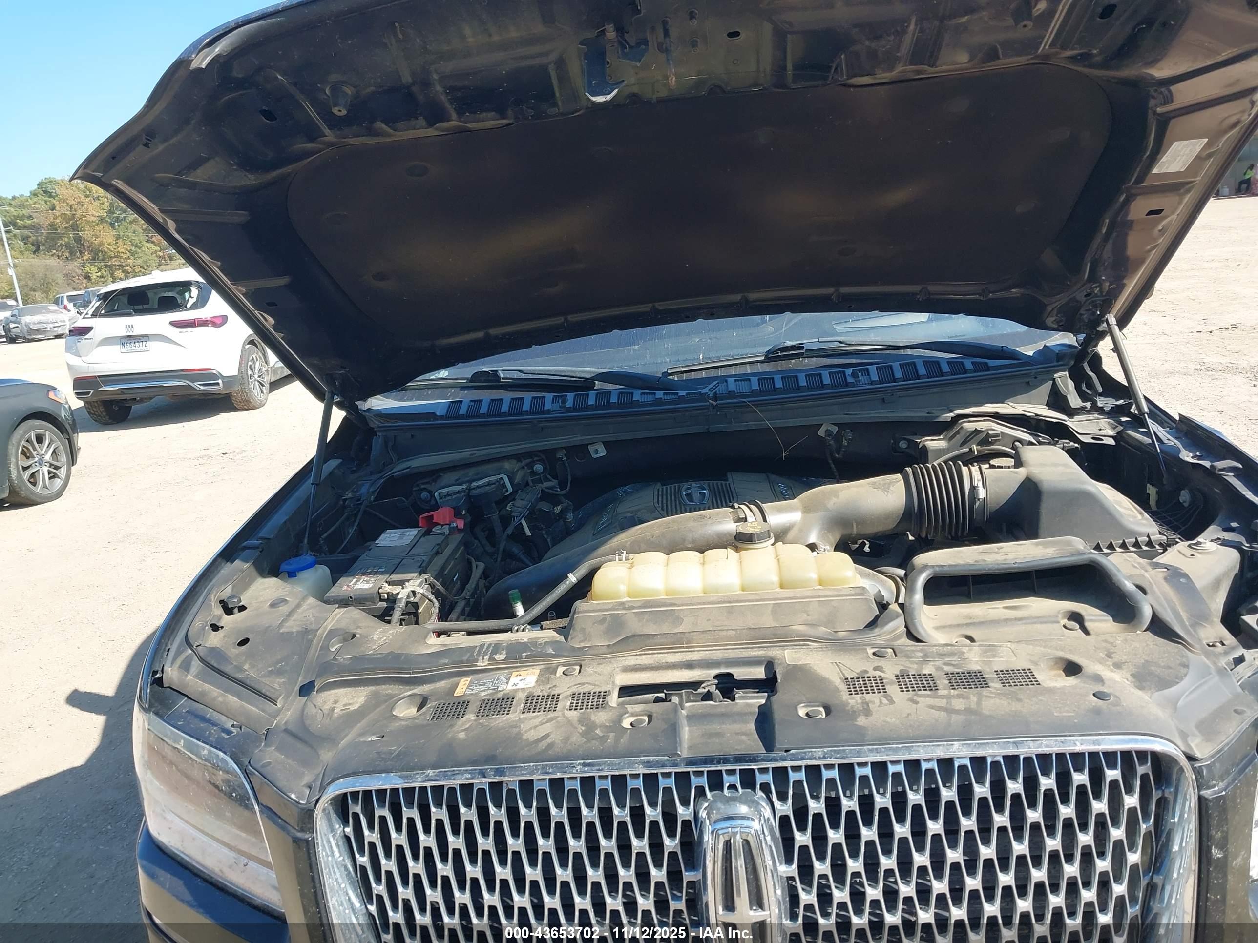 LINCOLN NAVIGATOR image 10