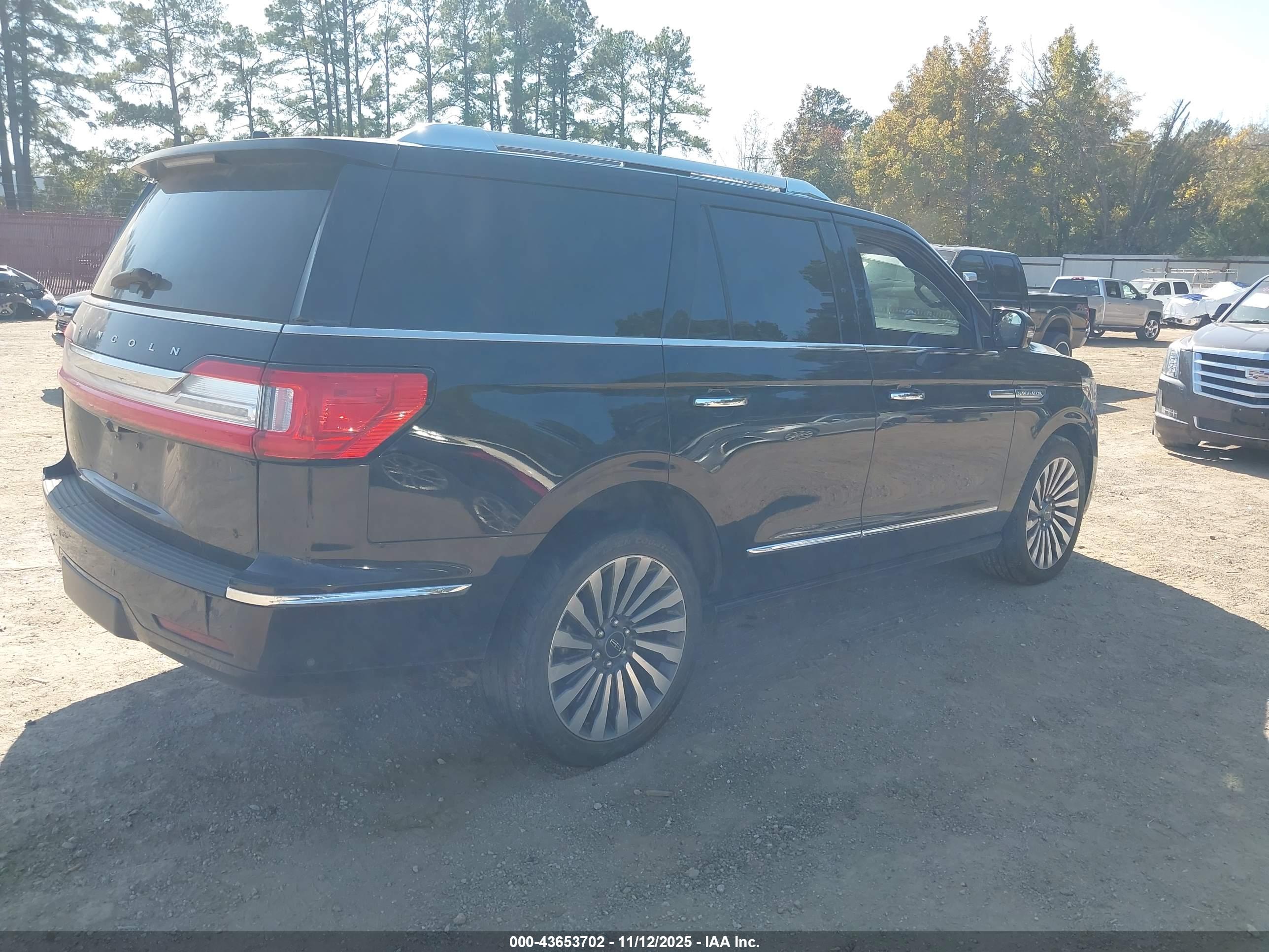 LINCOLN NAVIGATOR image 4