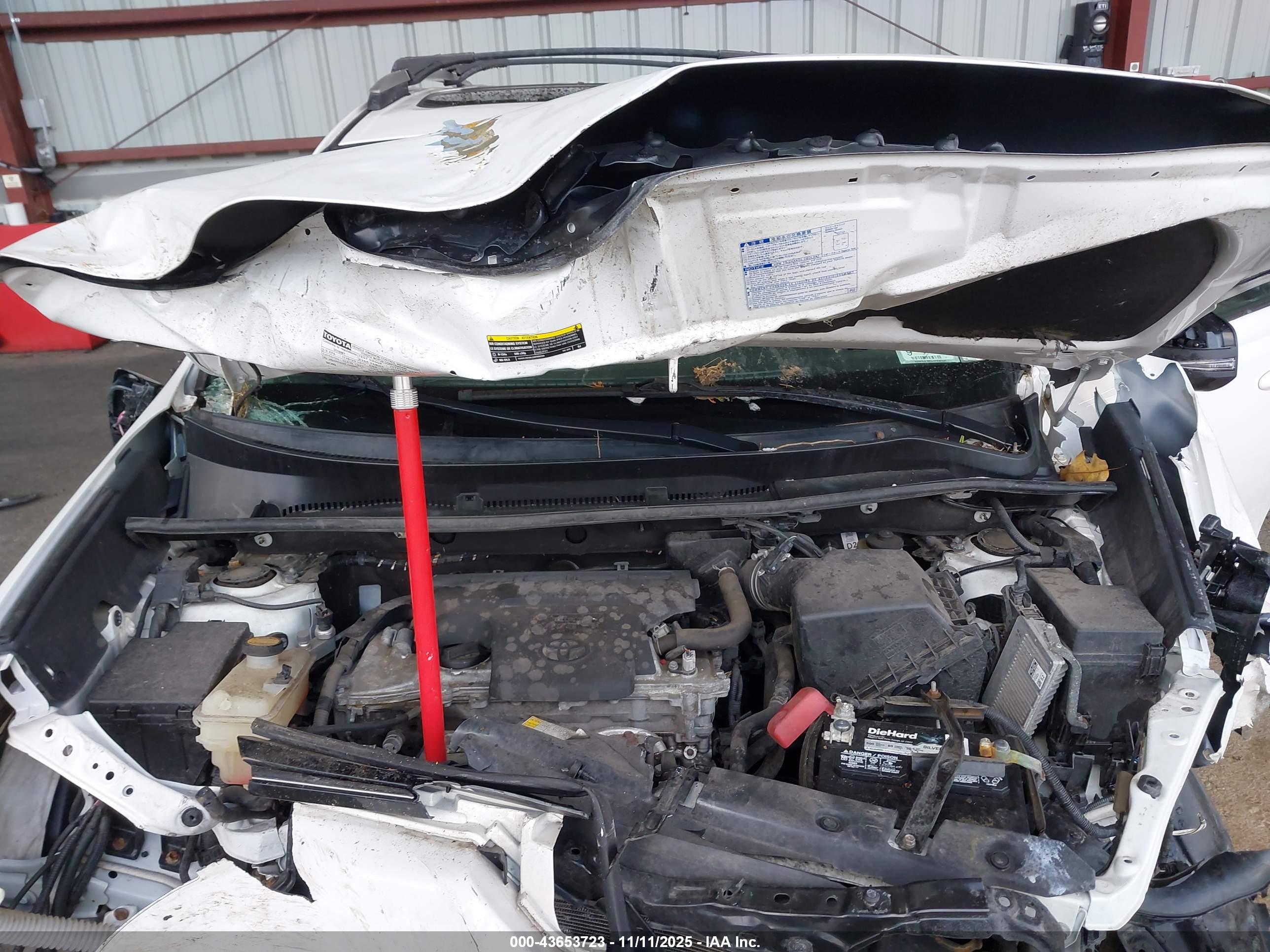 TOYOTA RAV4 image 10