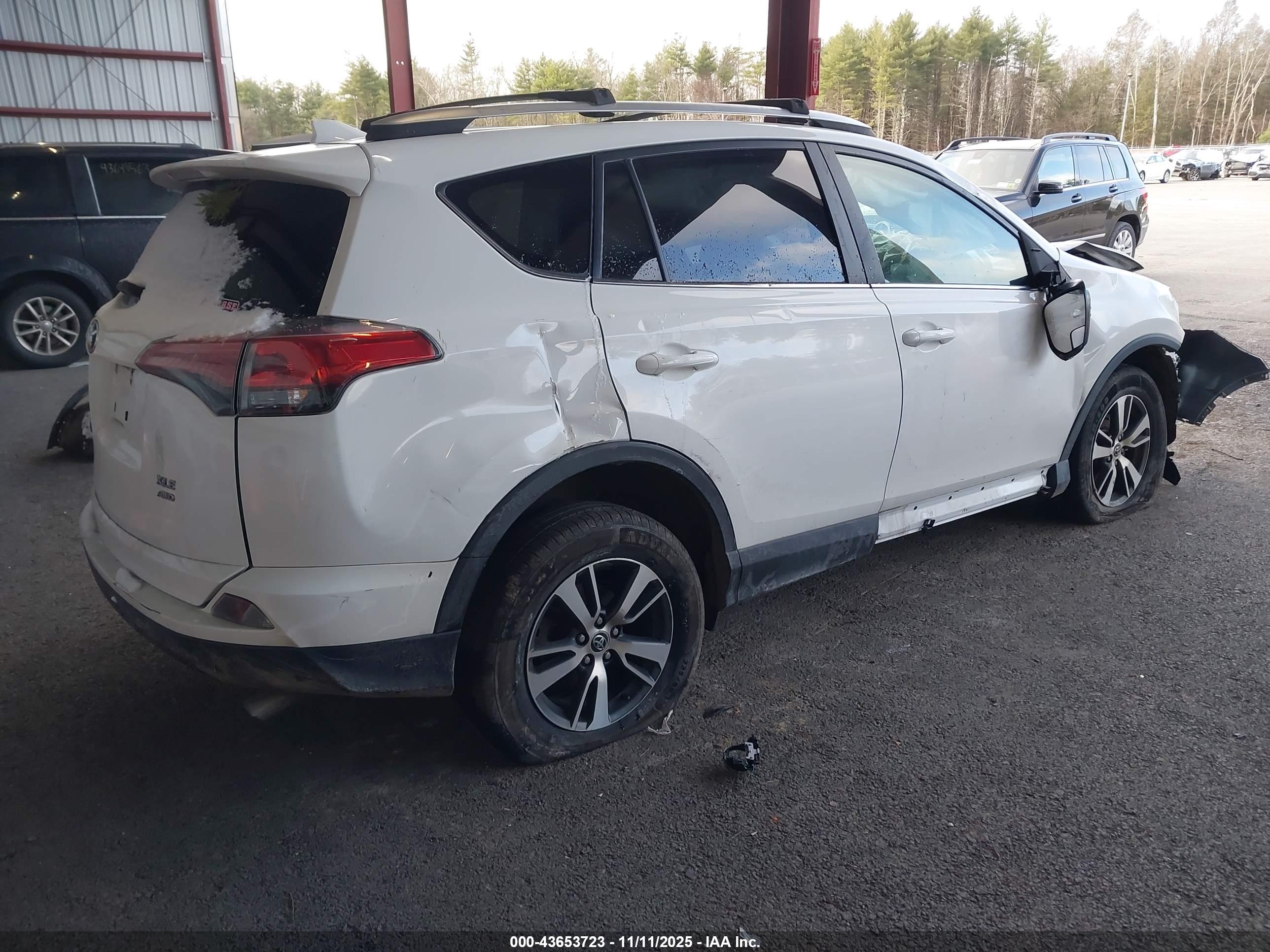 TOYOTA RAV4 image 4