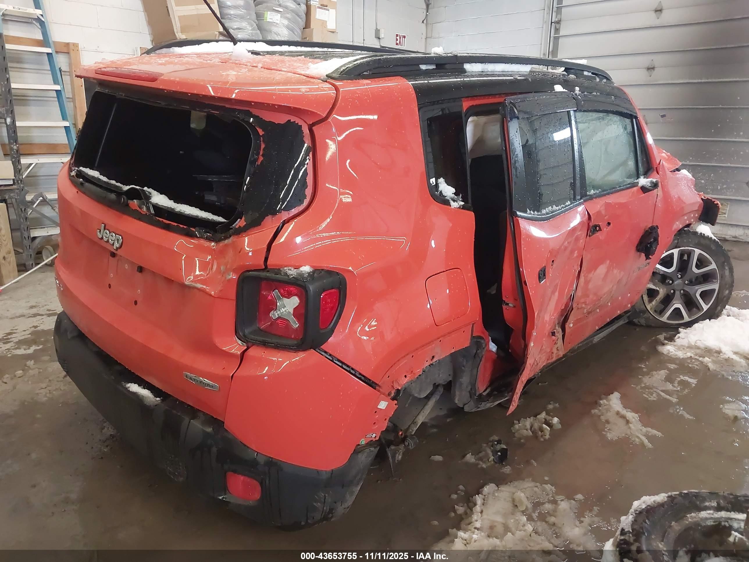 JEEP RENEGADE image 4