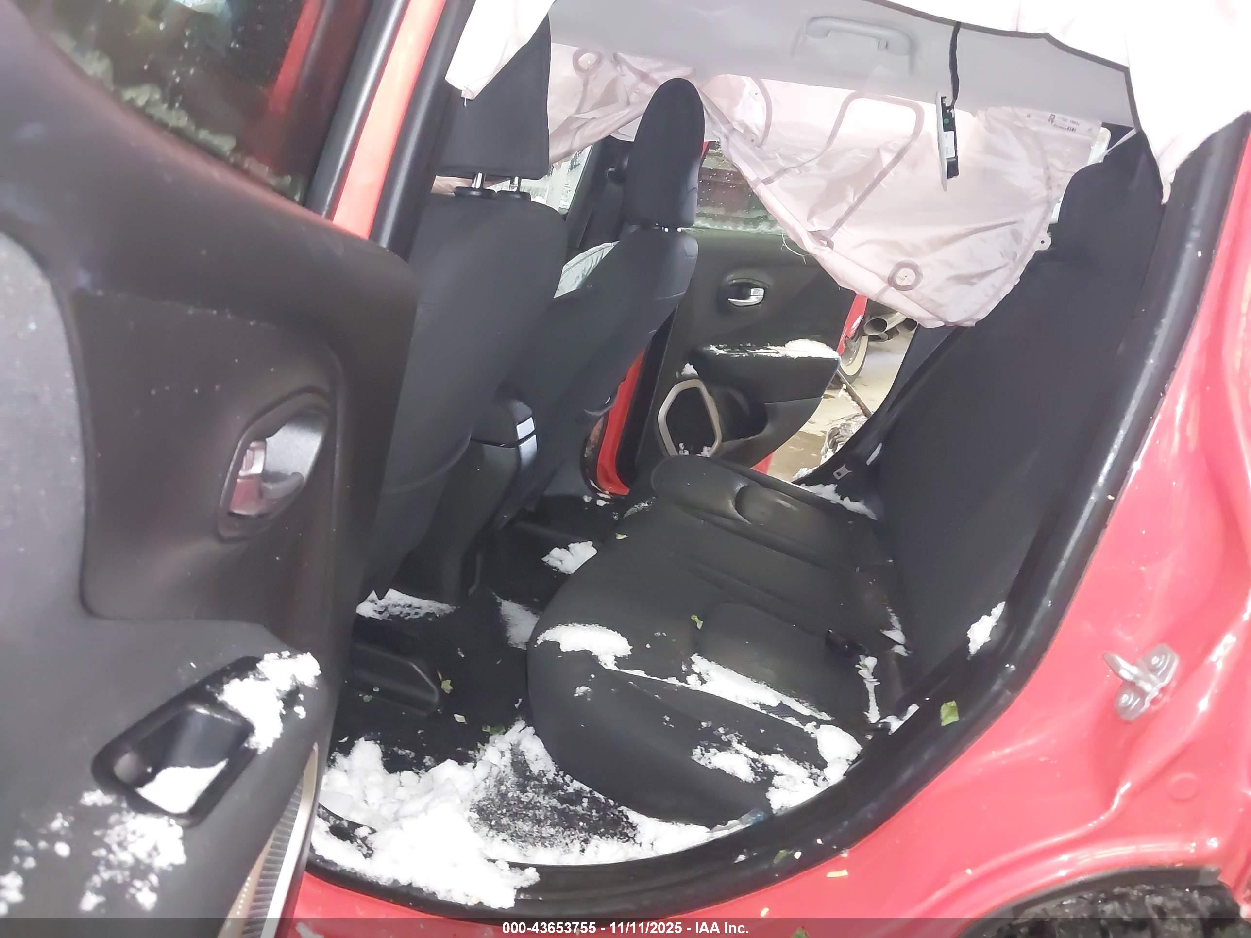 JEEP RENEGADE image 8