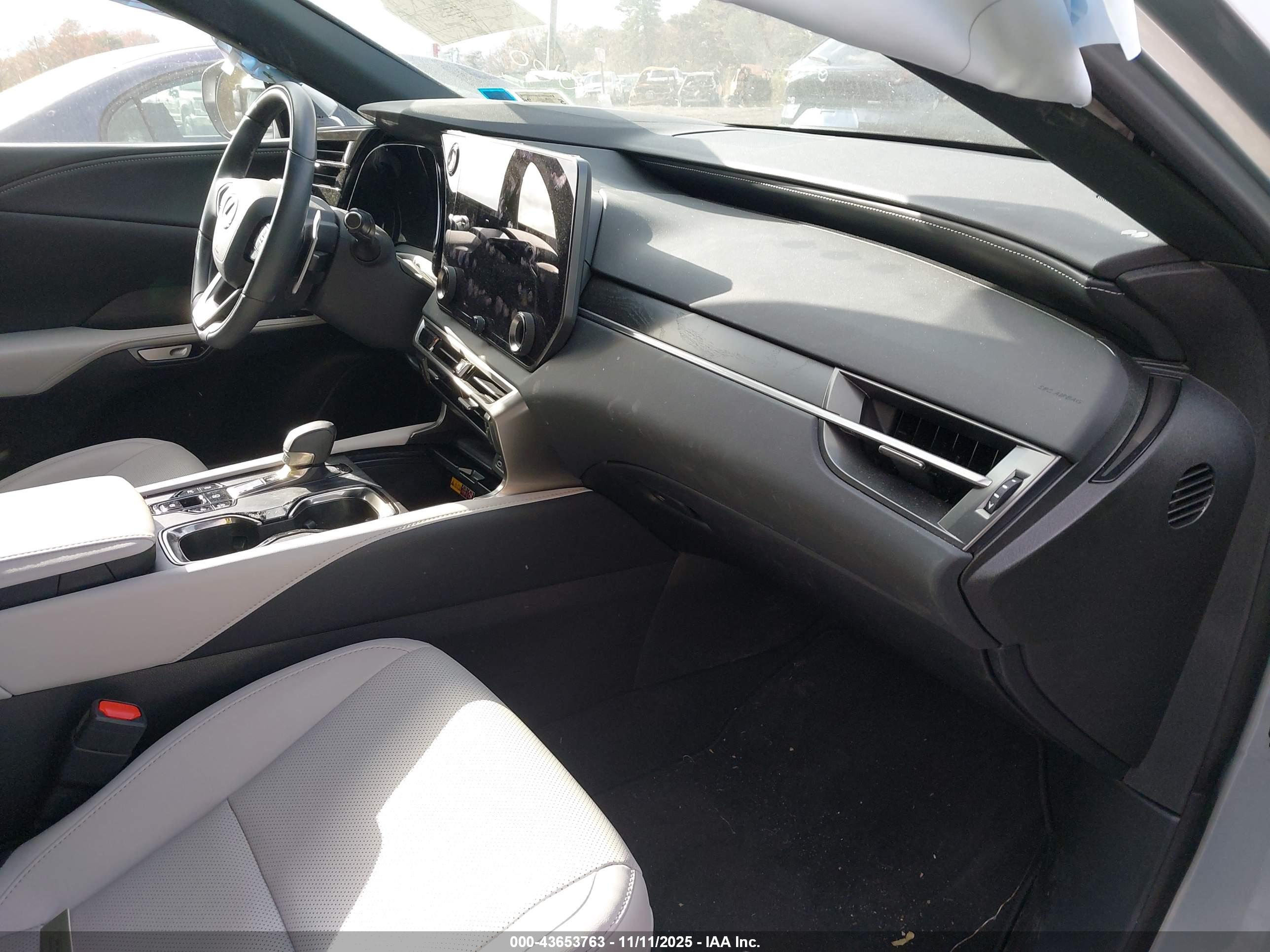LEXUS RX image 5
