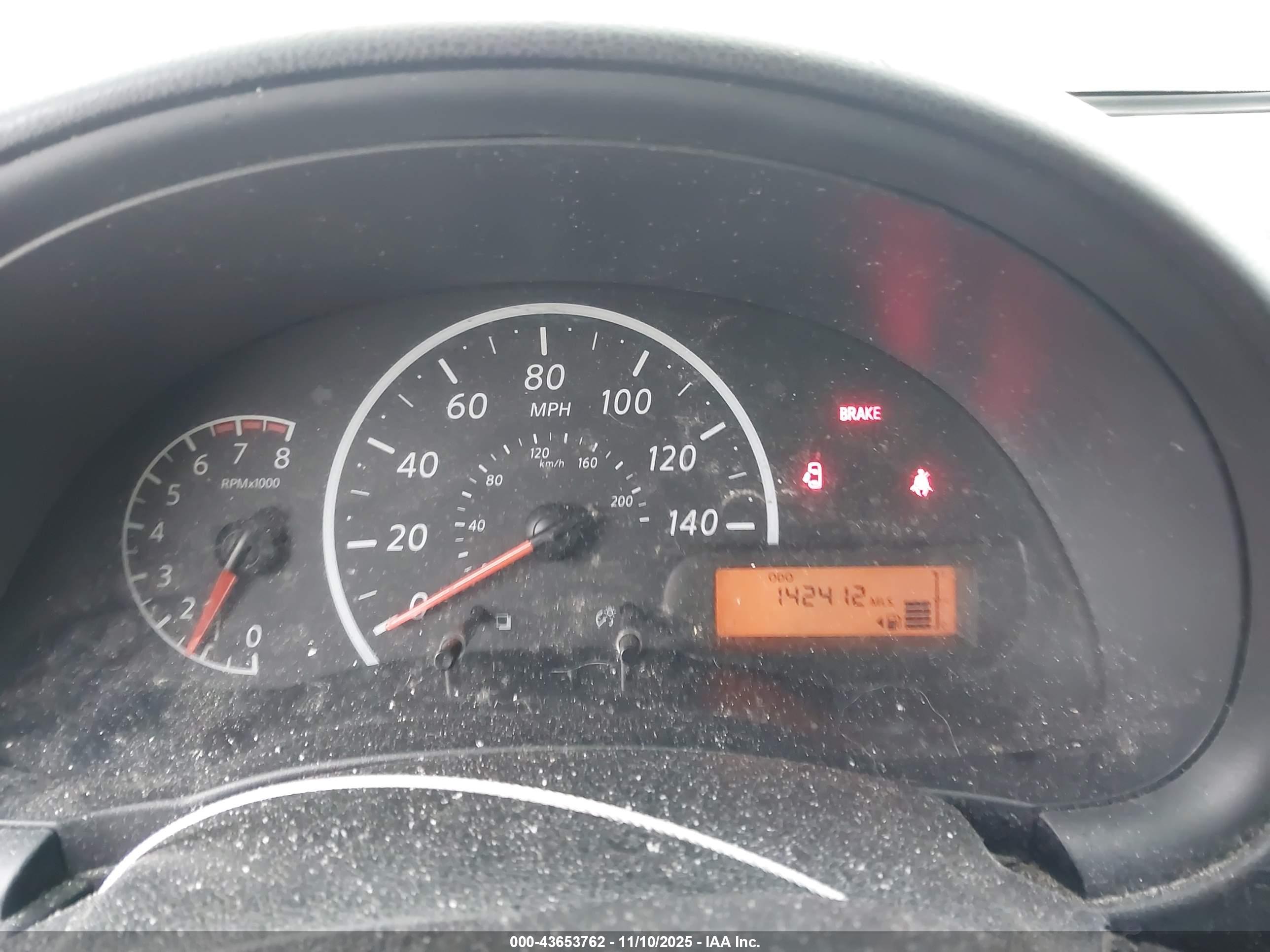 NISSAN VERSA image 7
