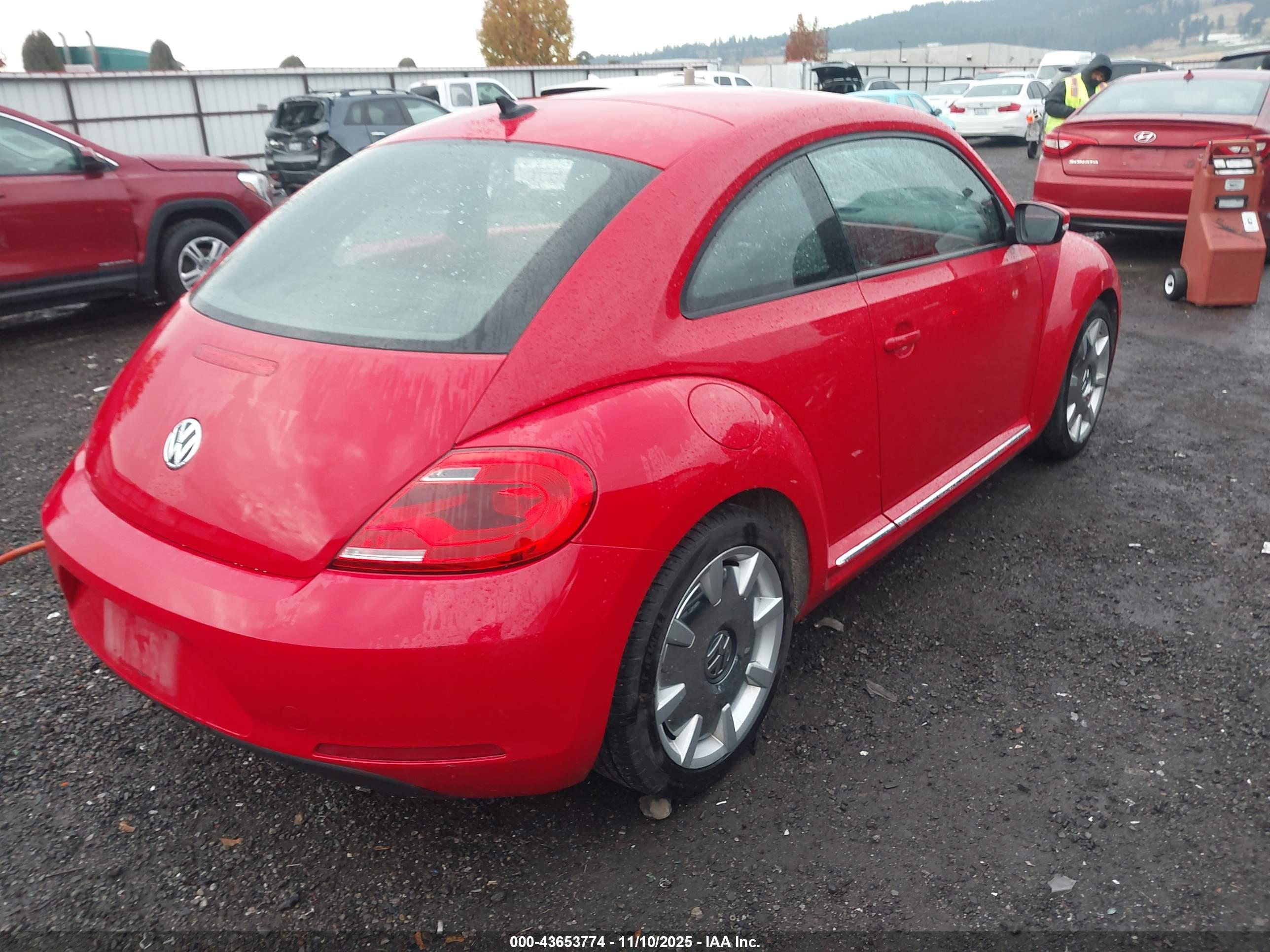 VOLKSWAGEN BEETLE image 4