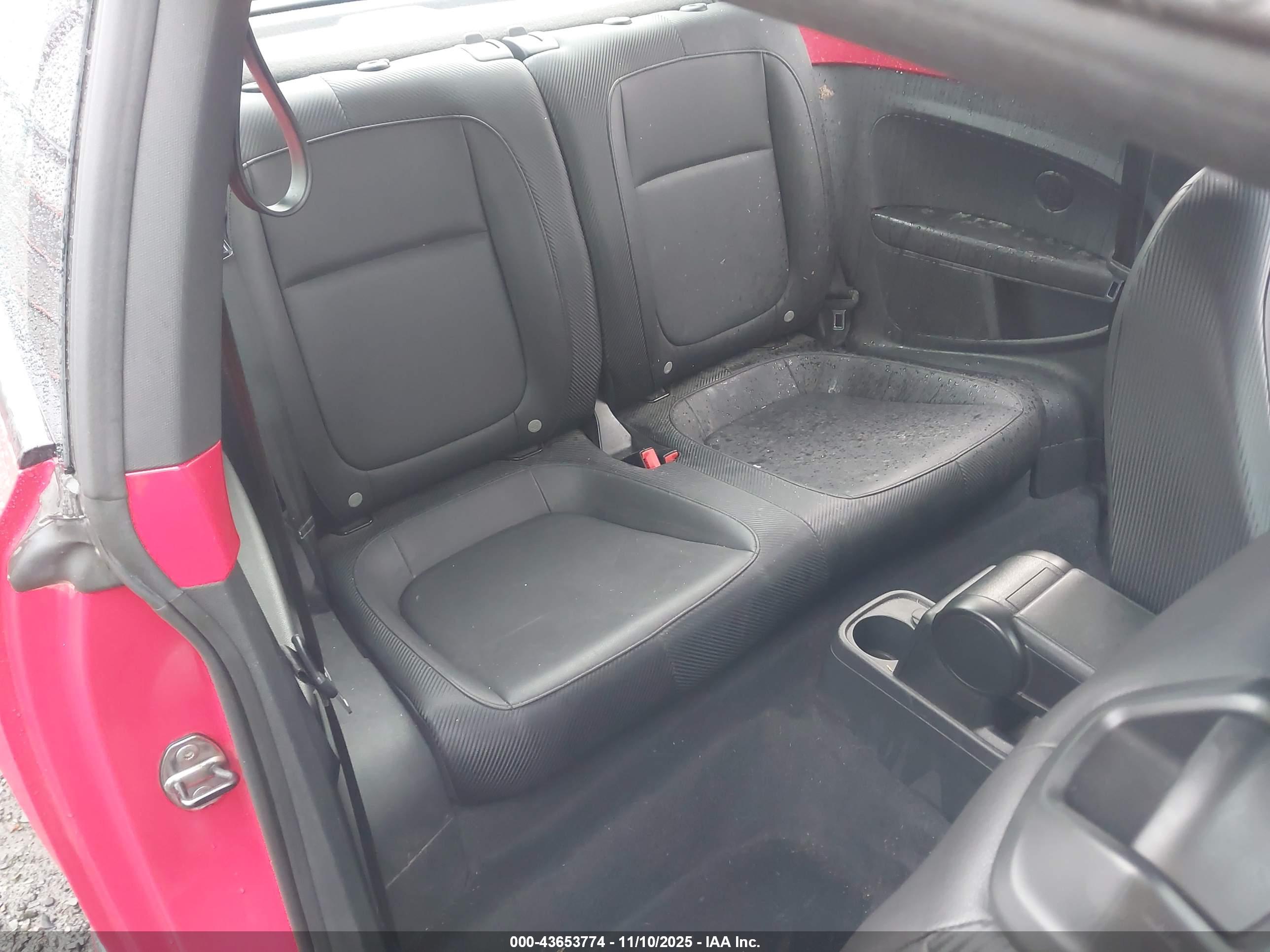 VOLKSWAGEN BEETLE image 8