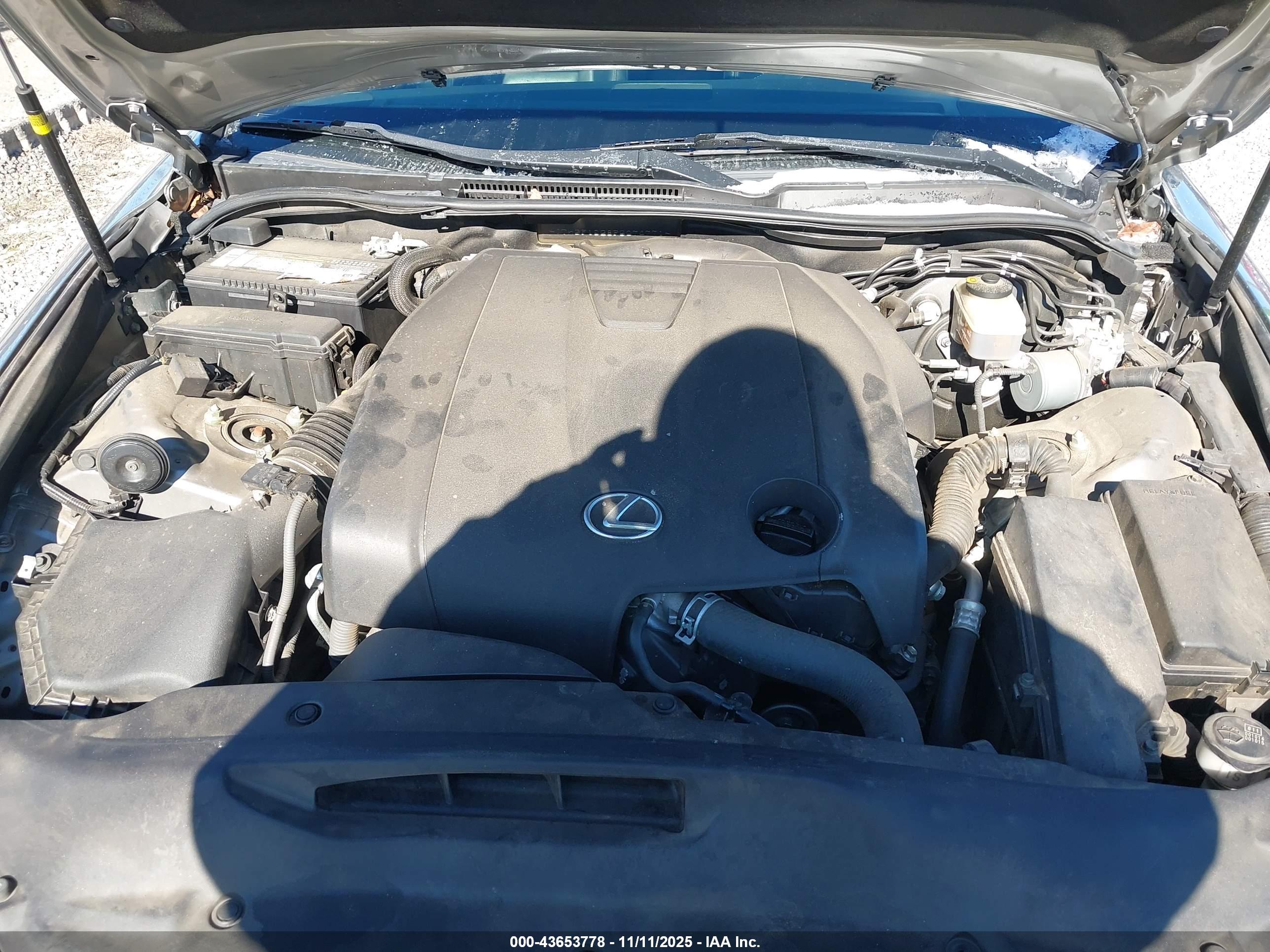 LEXUS IS image 10