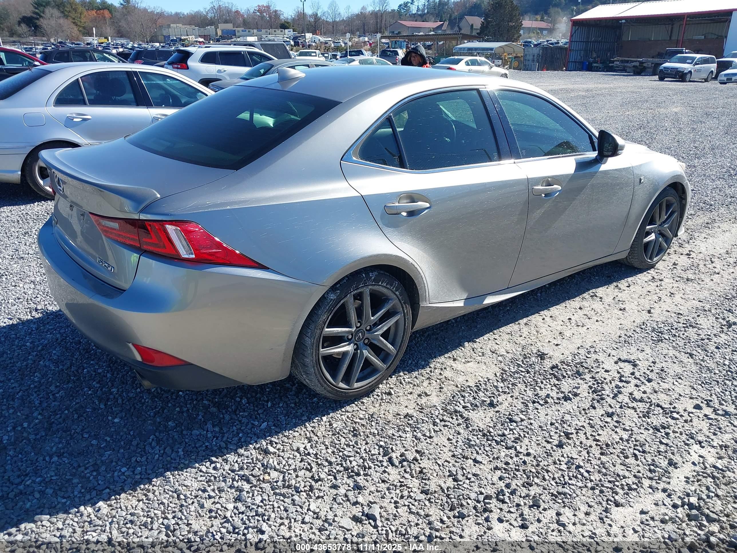 LEXUS IS image 4