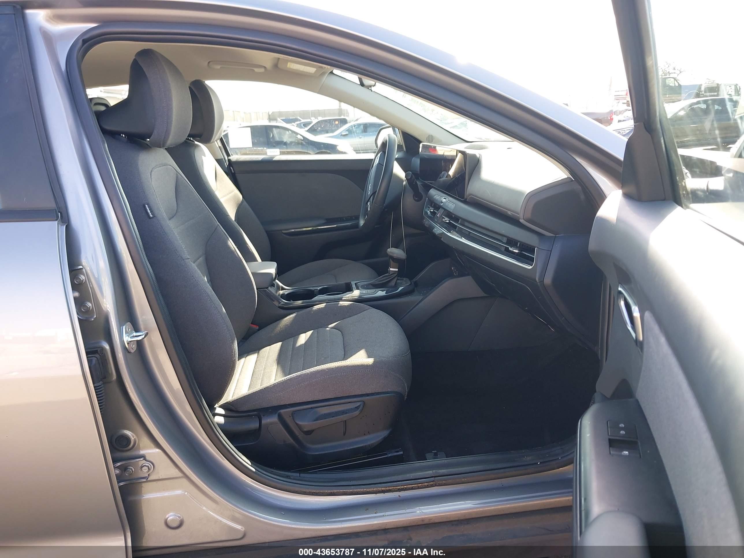 KIA K4 image 5