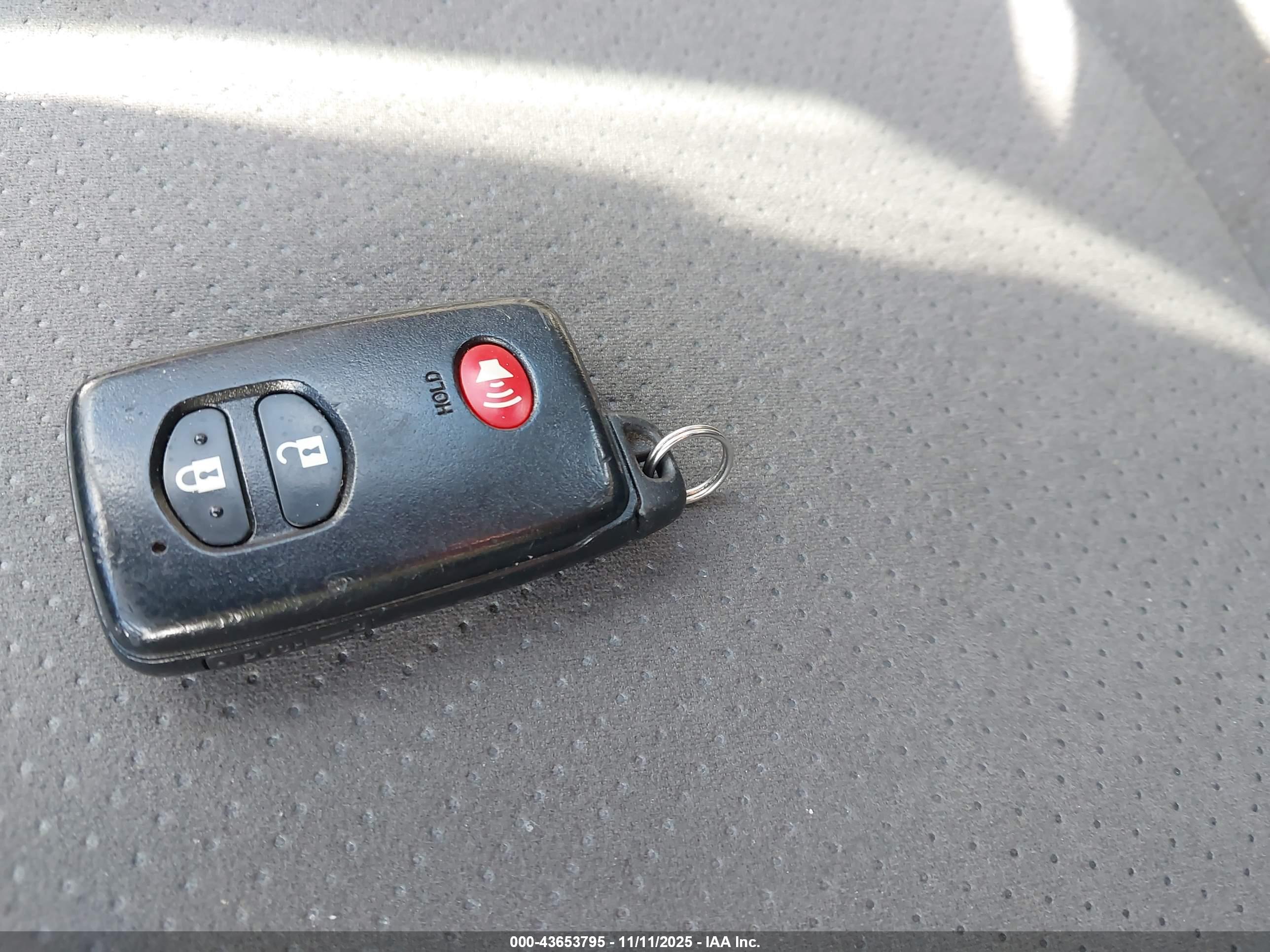TOYOTA PRIUS image 11