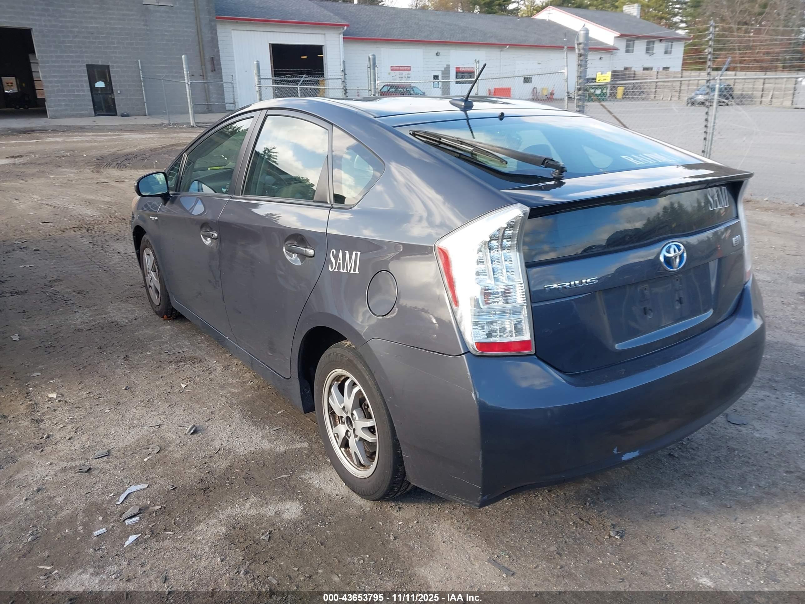 TOYOTA PRIUS image 3