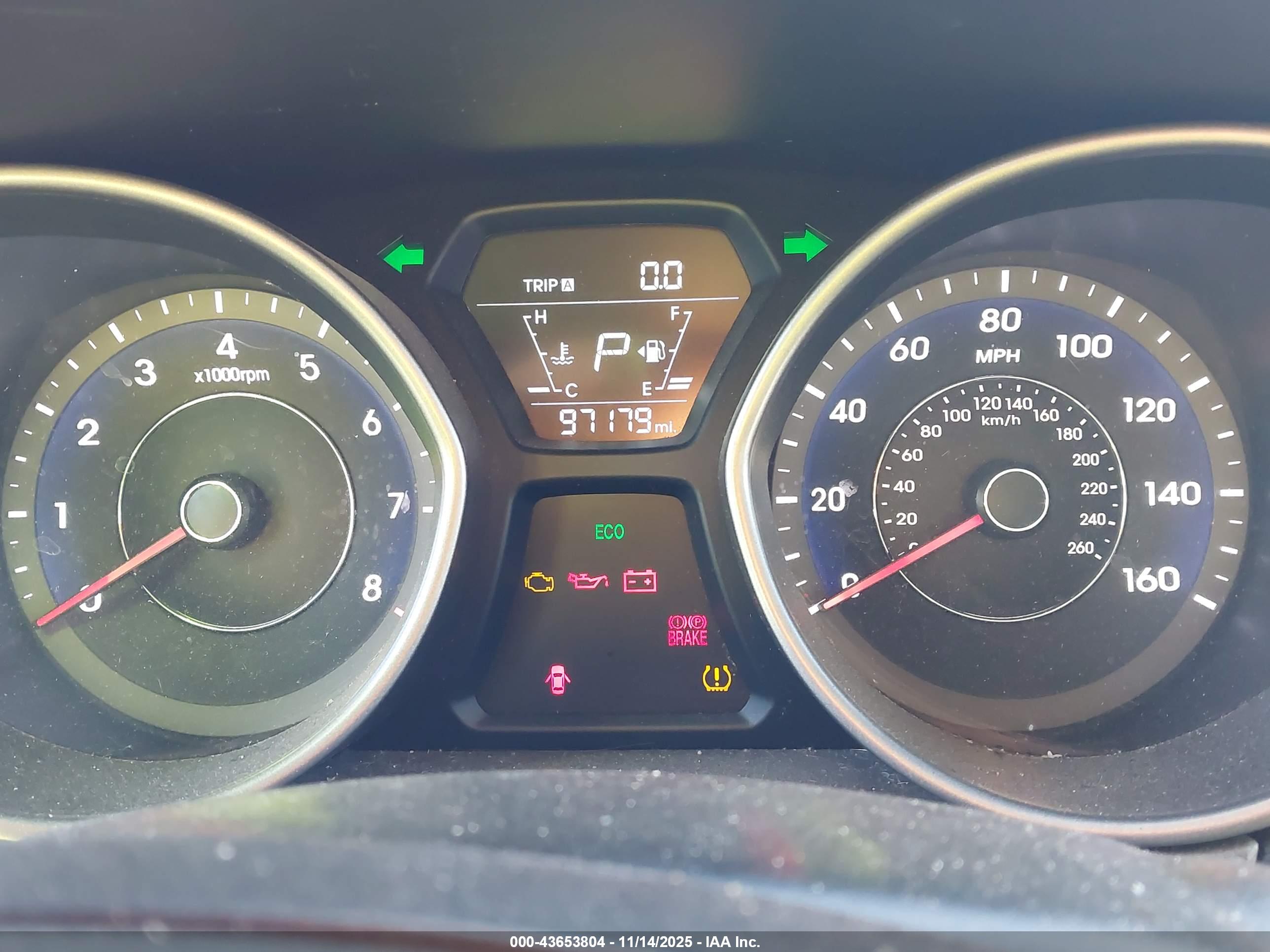 HYUNDAI ELANTRA image 7