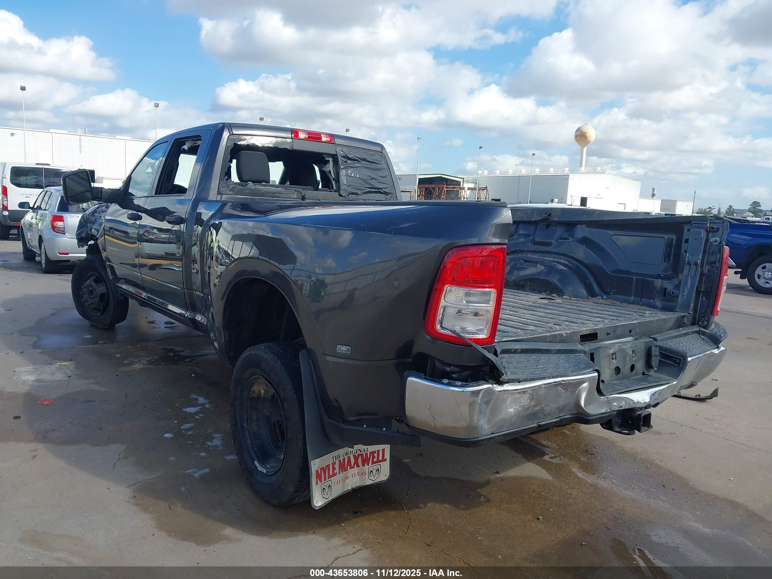 RAM 3500 image 3