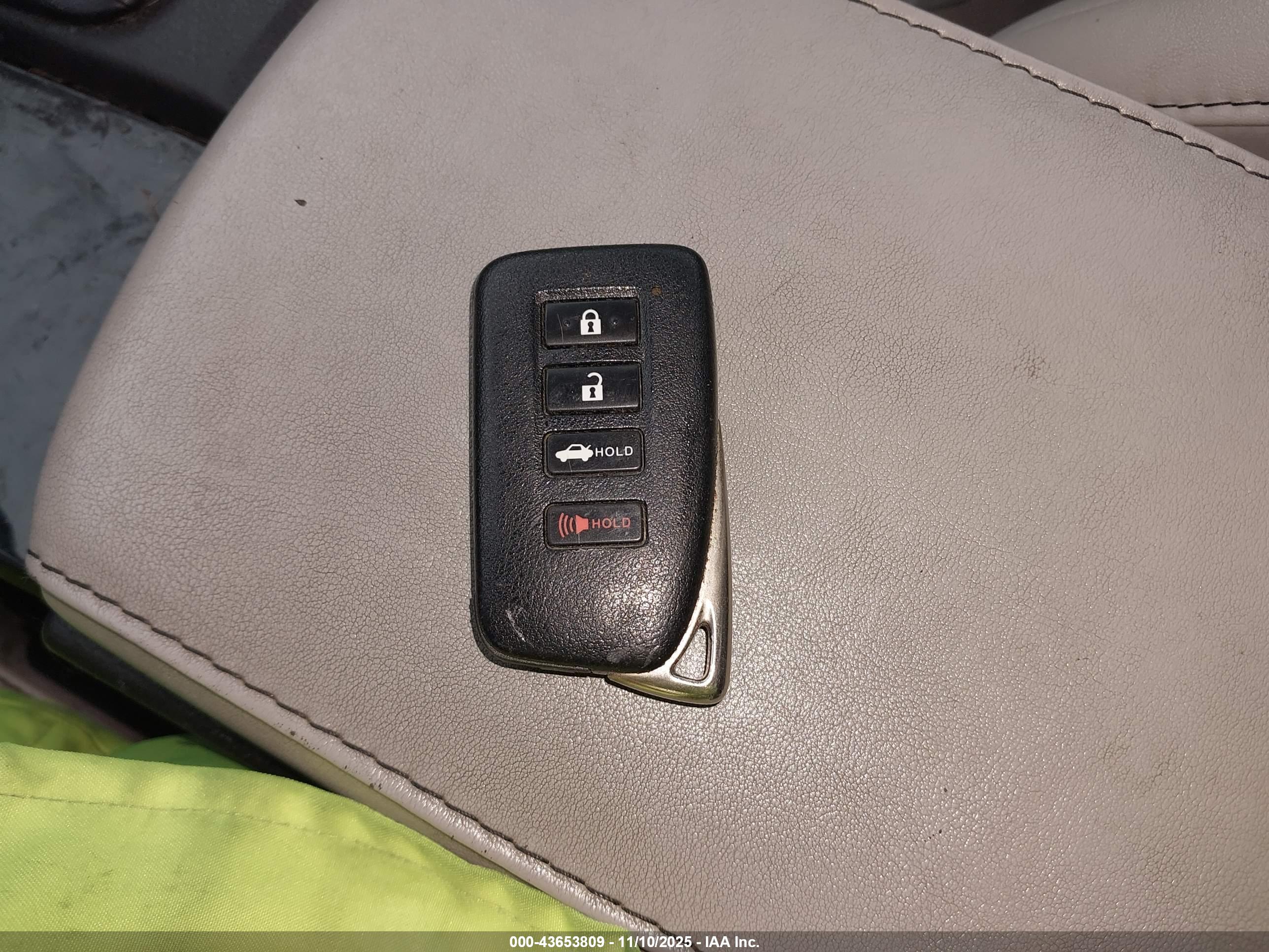 LEXUS ES image 11