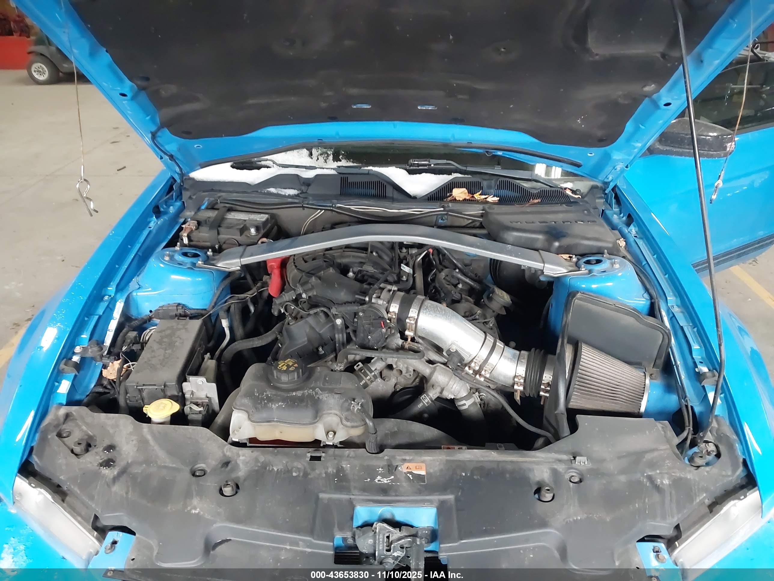 FORD MUSTANG image 10