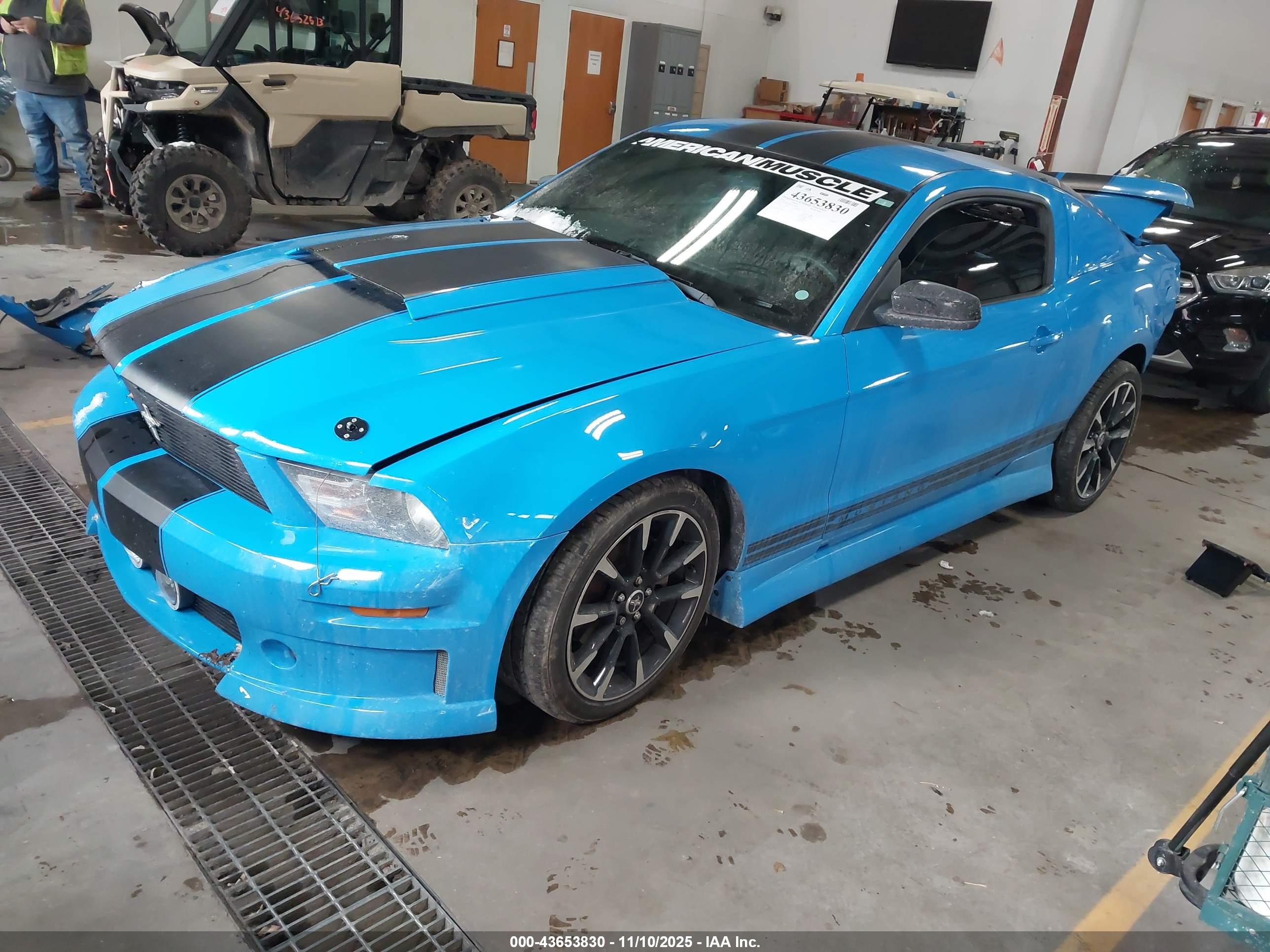 FORD MUSTANG image 2