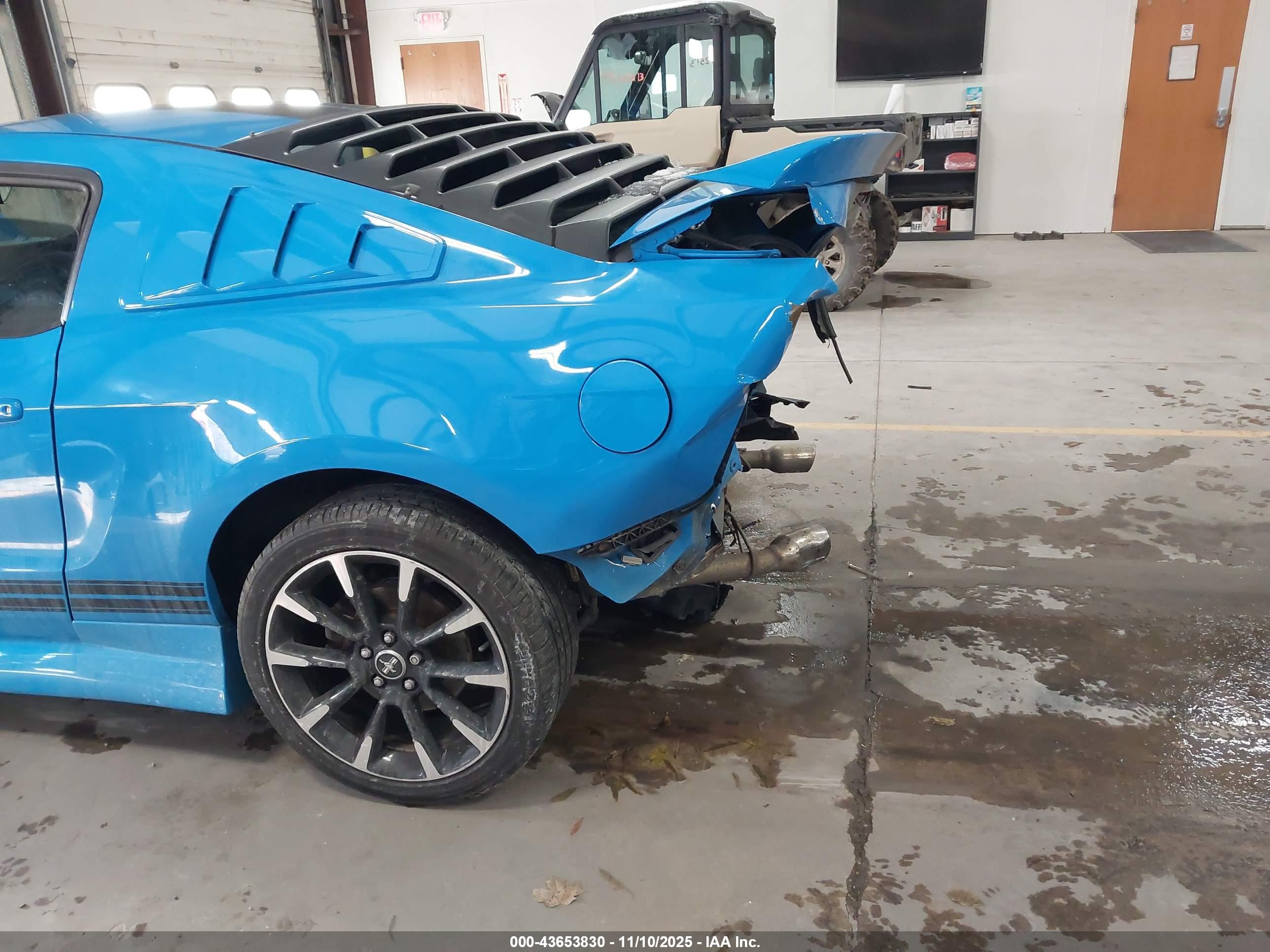 FORD MUSTANG image 6