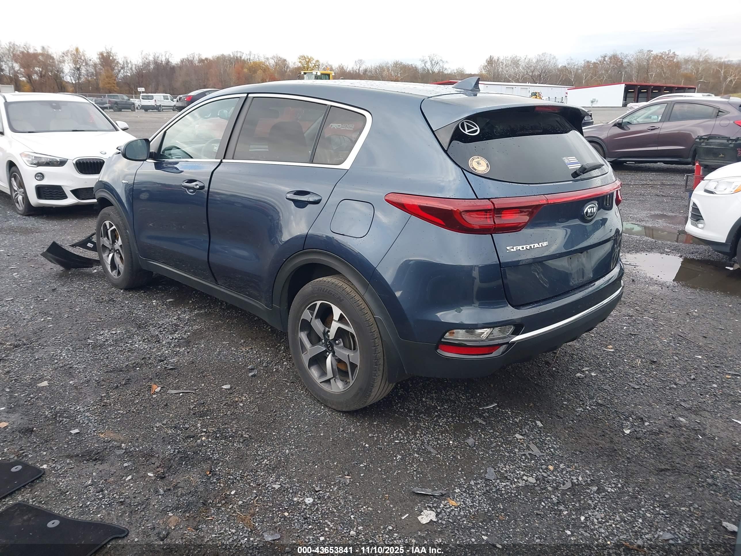 KIA SPORTAGE image 3