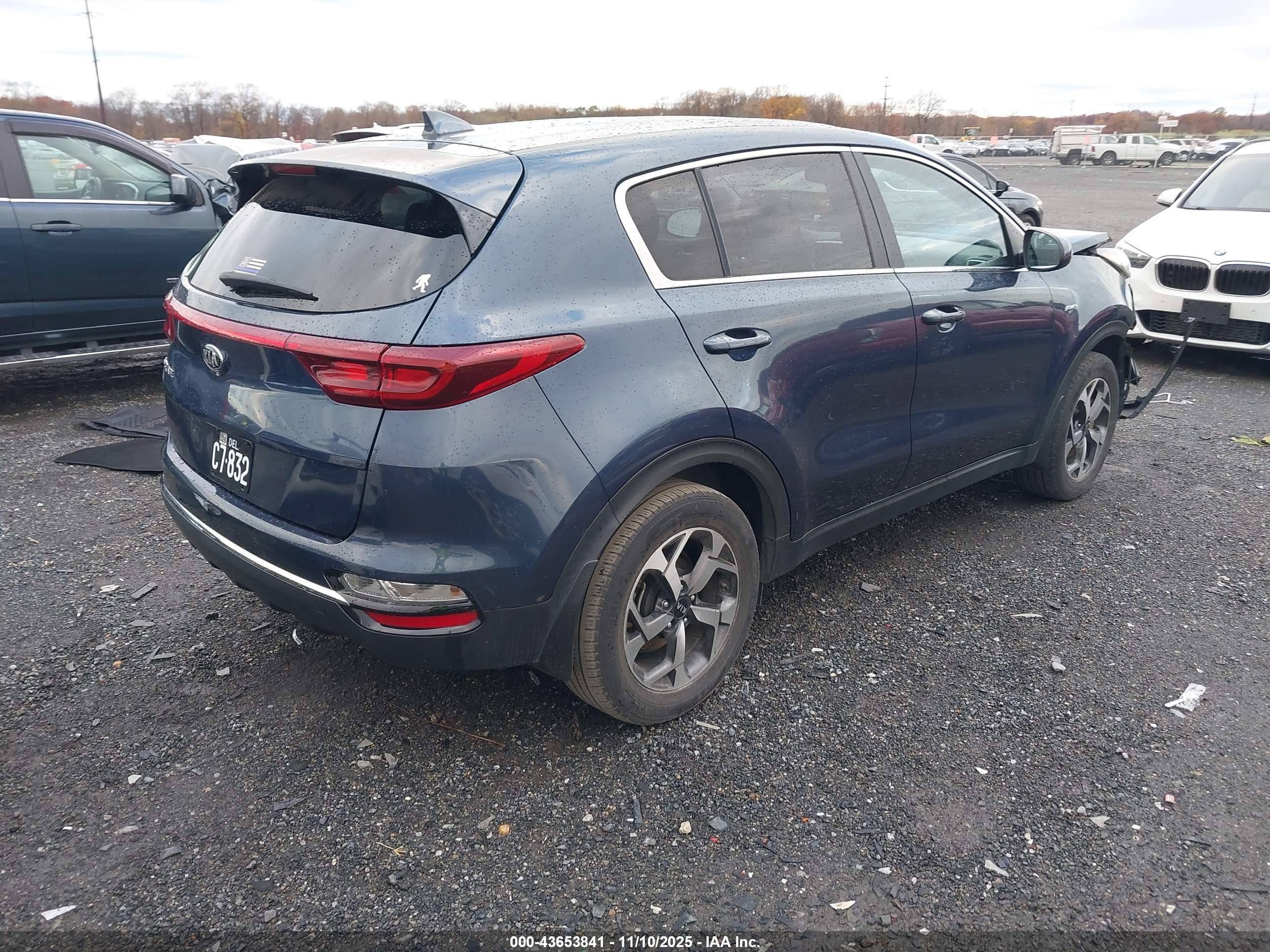 KIA SPORTAGE image 4